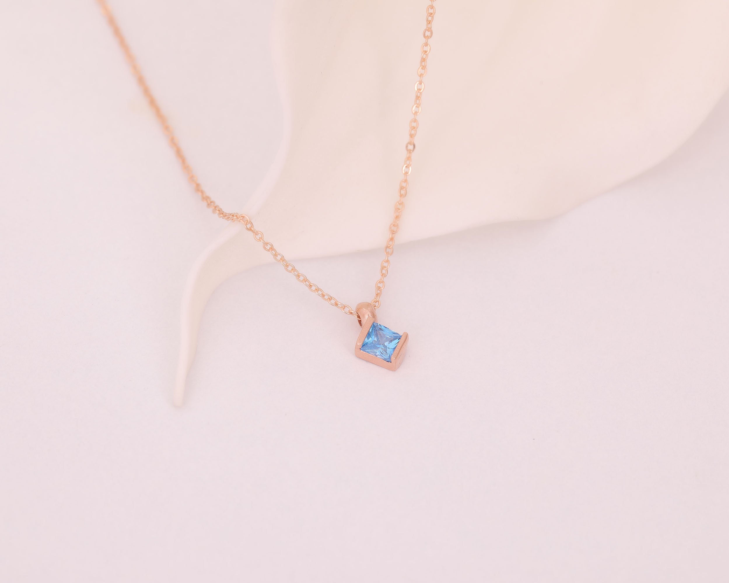 Custom Family Birthstone Zigzag Necklace