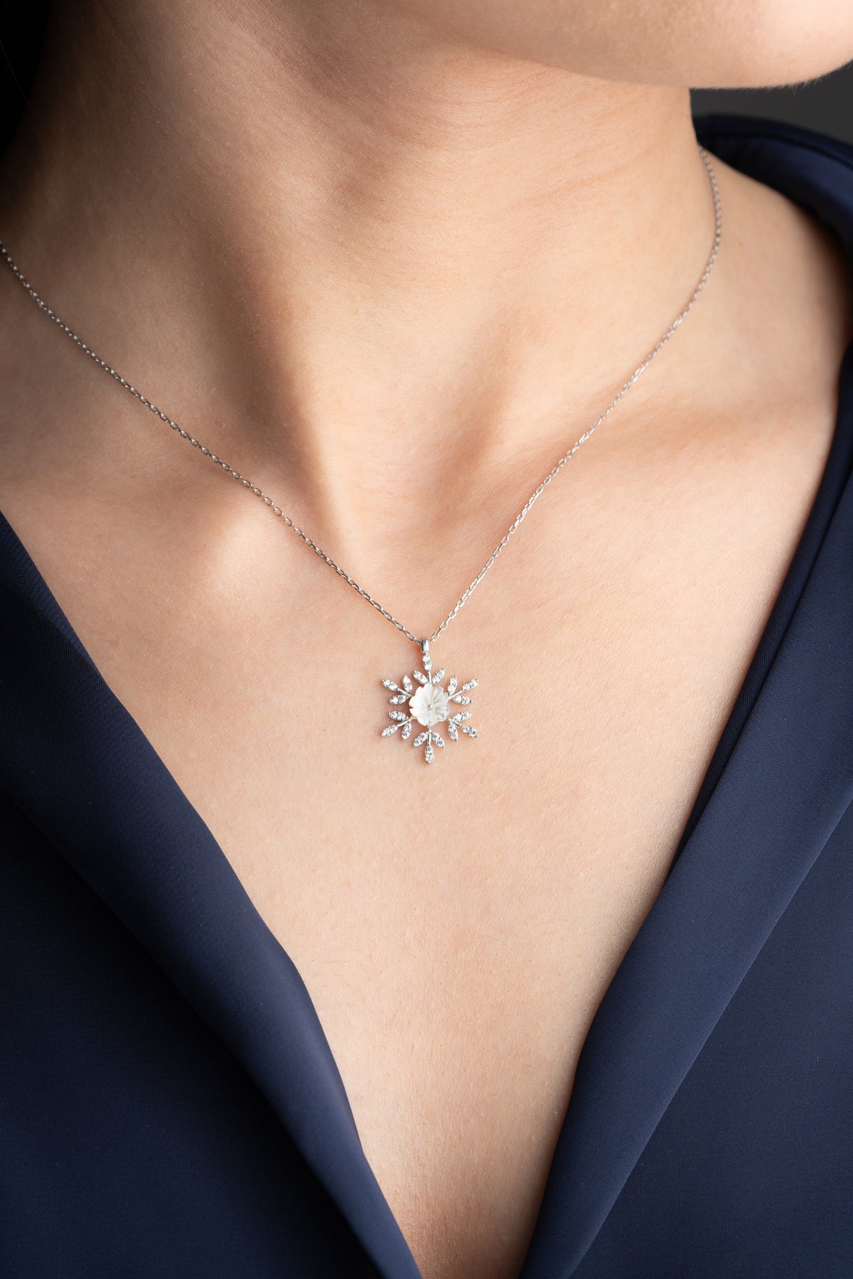 Mother of Pearl Snowflake Pendant Necklace