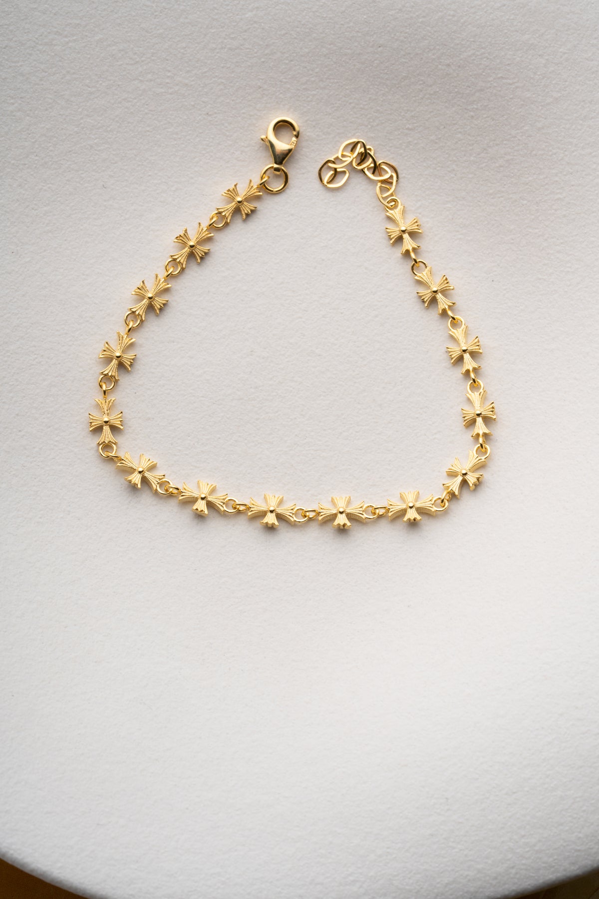 Mini Cross Link Chain Bracelet in Gold