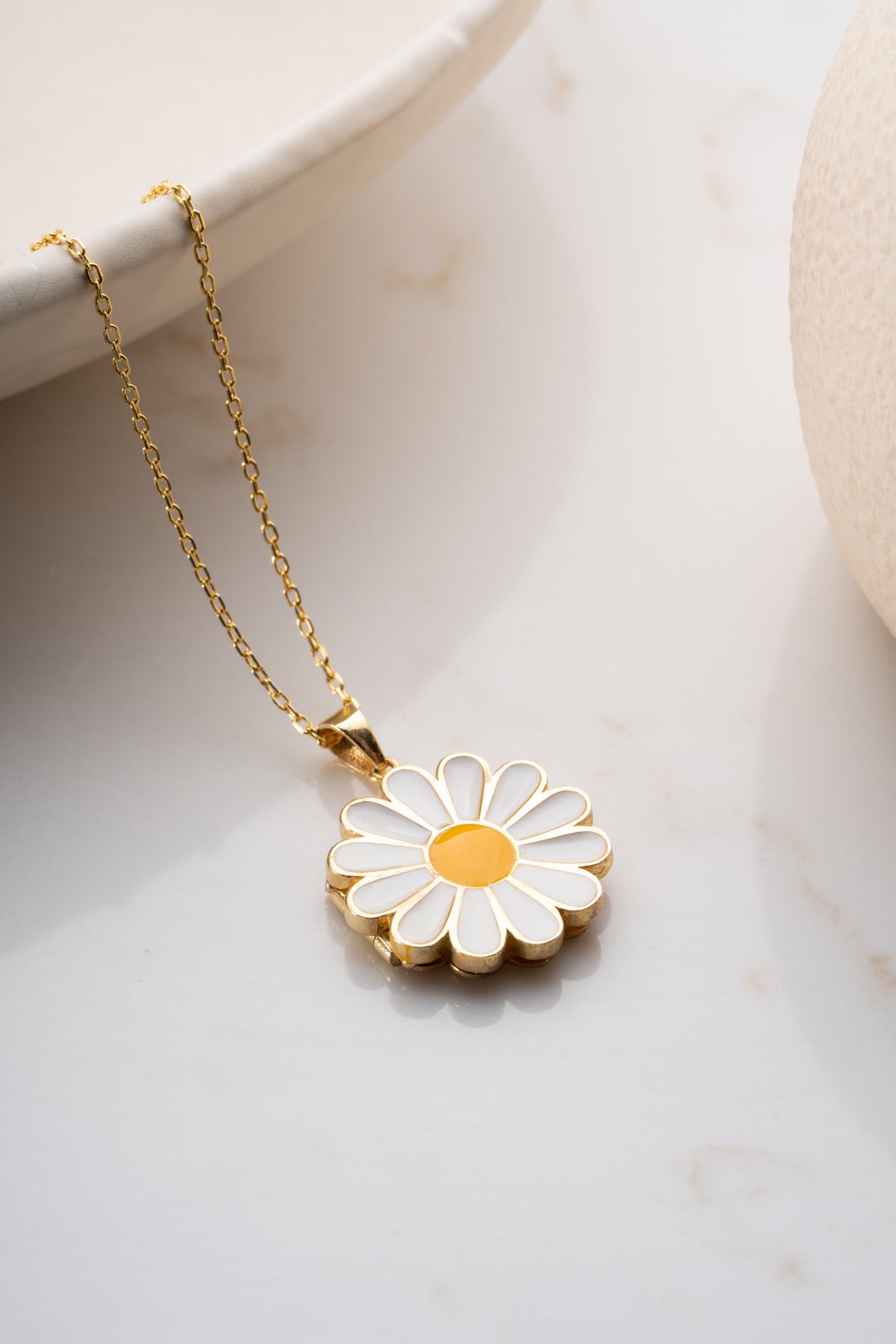 White Daisy Flower Necklace in Gold