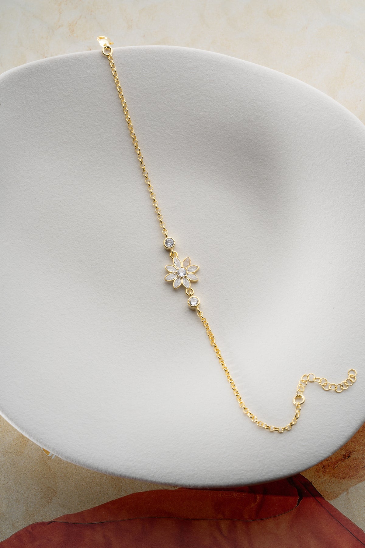 Daisy Flower Charm Bracelet in Gold