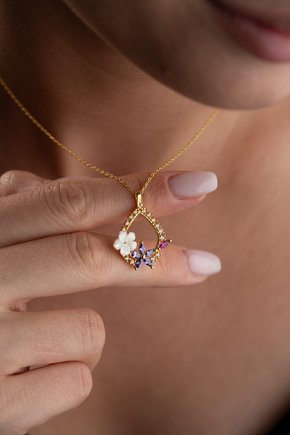 Mother of Pearl Flower Cluster Necklace