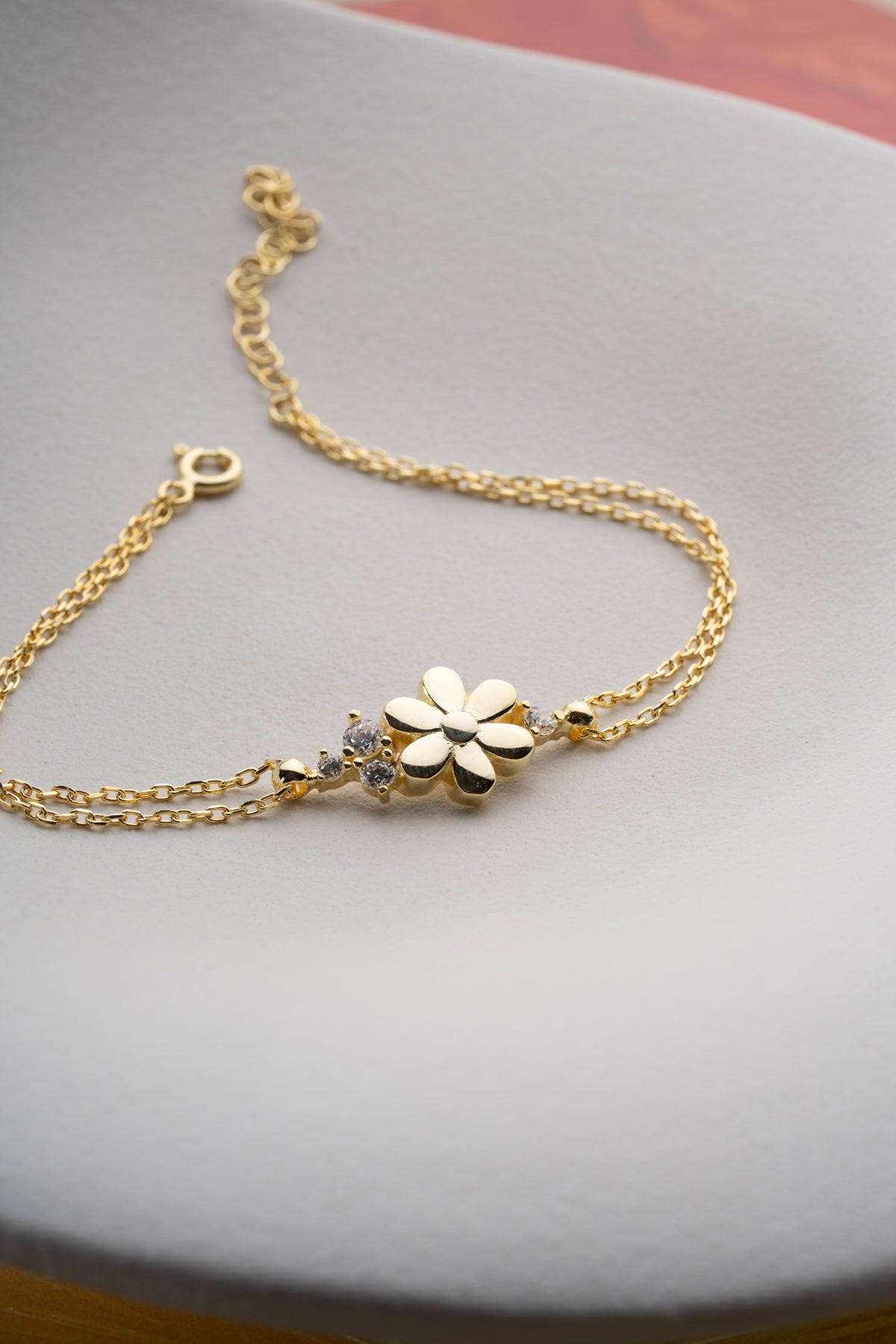 Daisy Flower Charm Bracelet in Gold