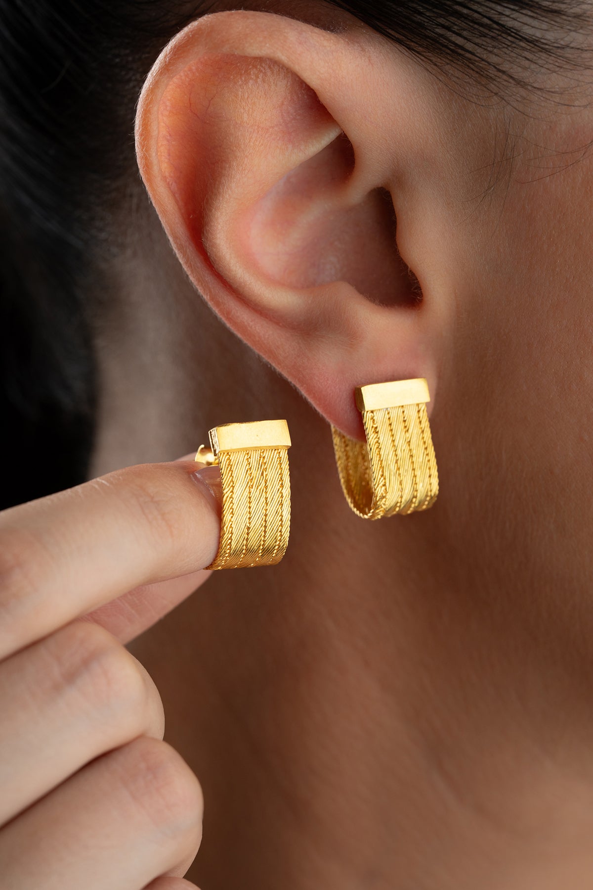 Woven Rope Texture Stud Earrings in Gold