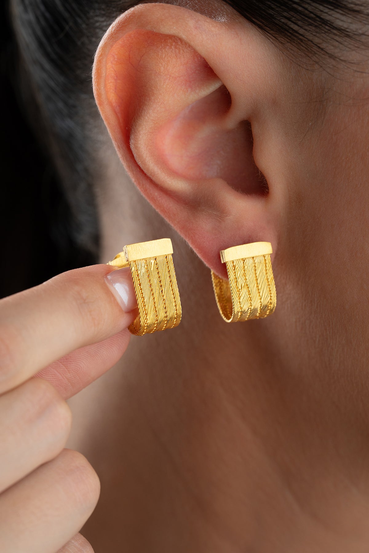 Woven Rope Huggie Hoop Earrings in Gold