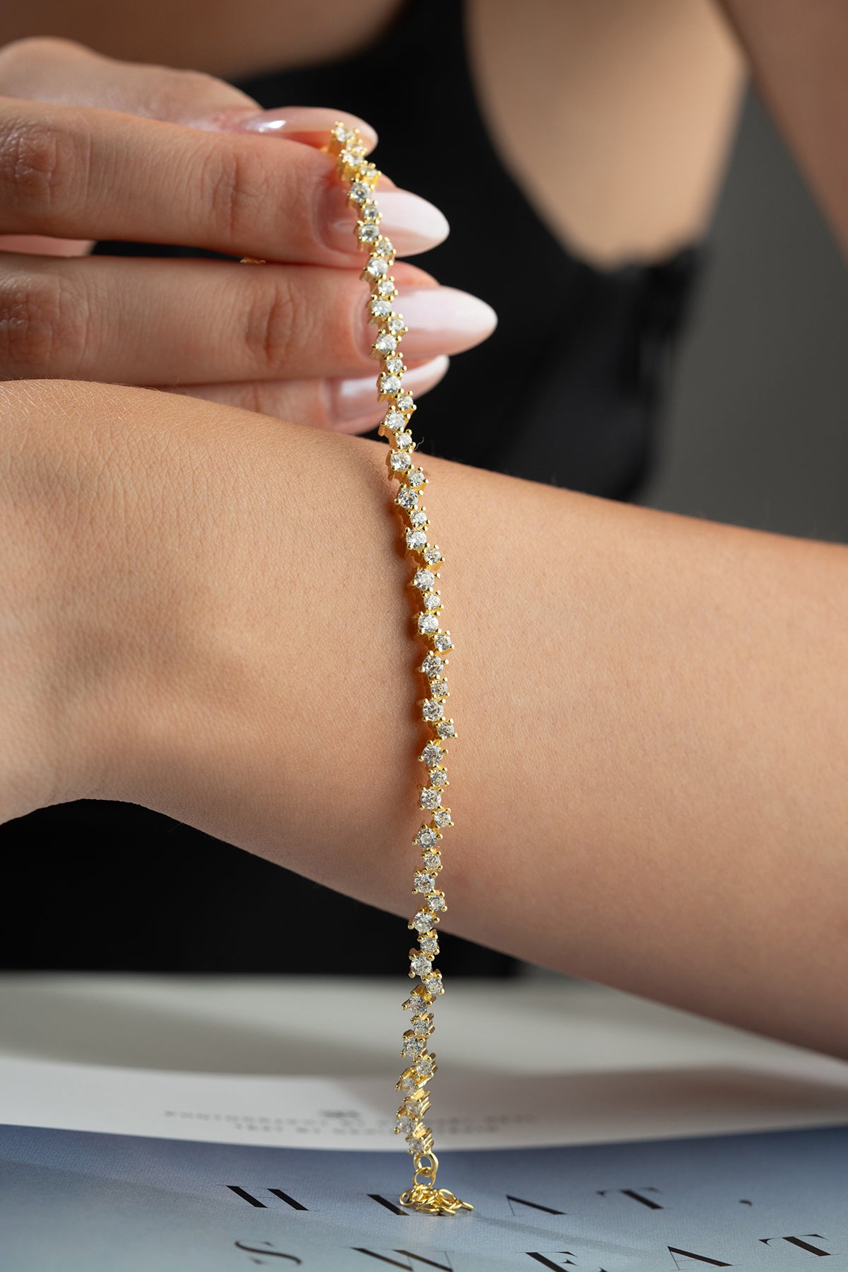 Zigzag Tennis Bracelet in Gold