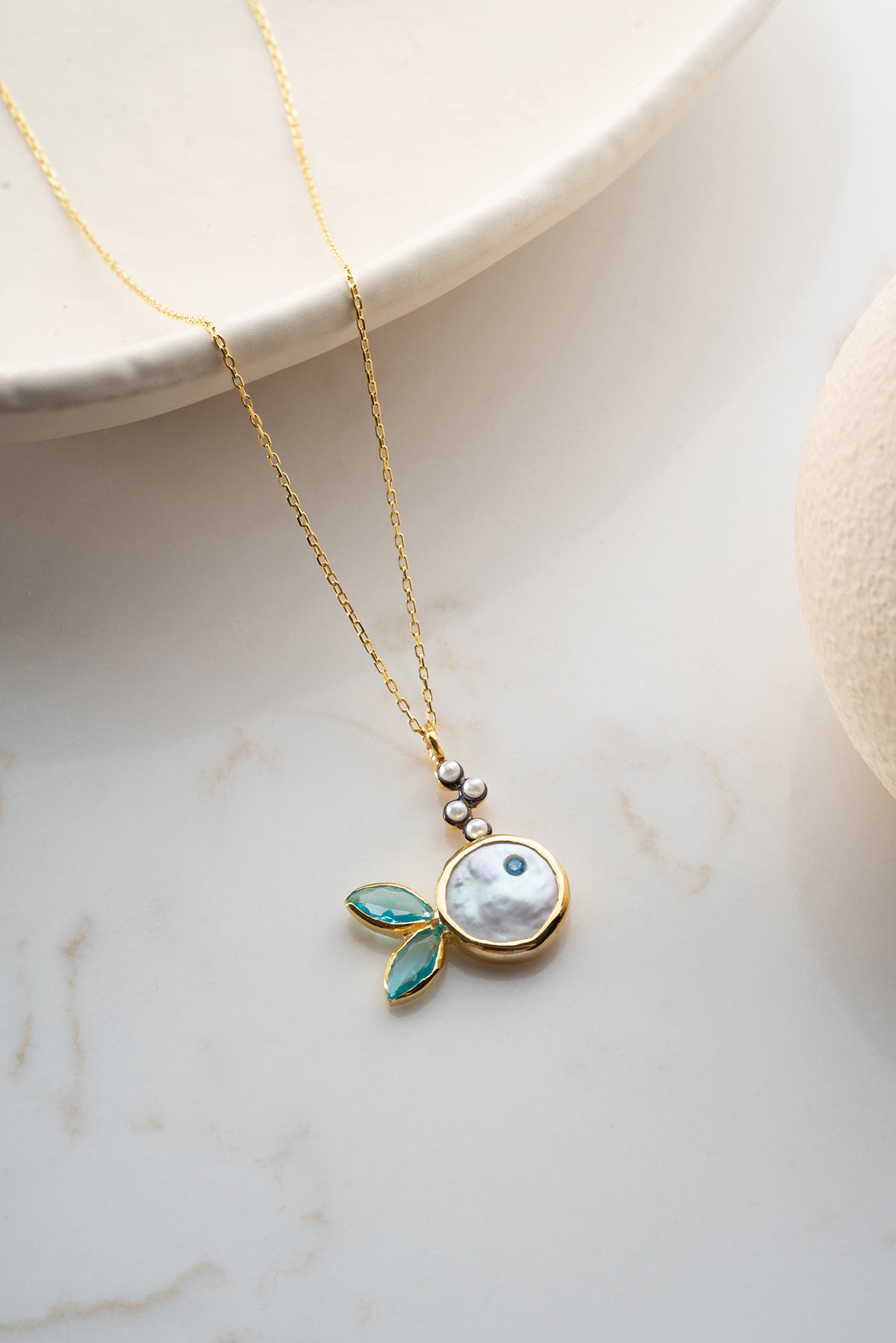 Mother of Pearl Fish Pendant Necklace