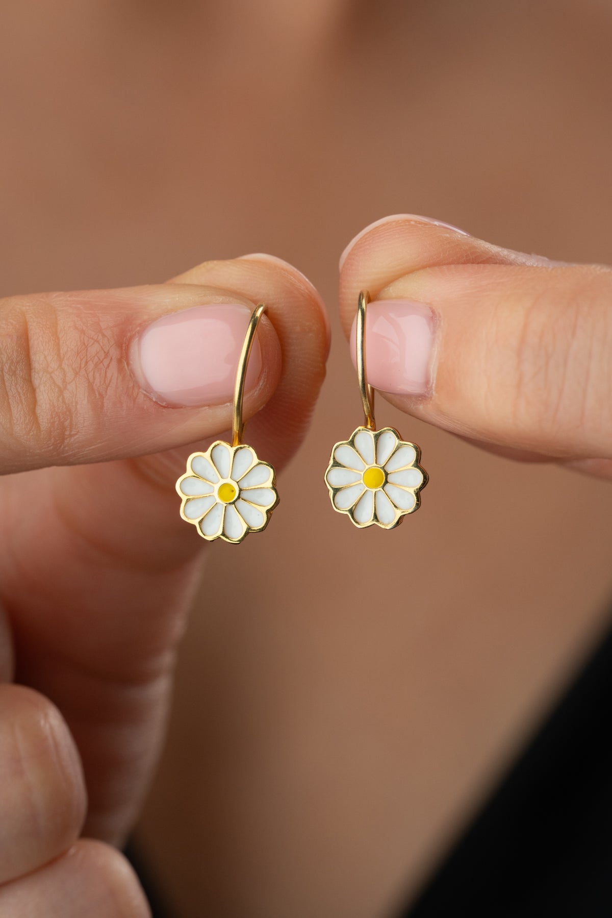 Daisy Flower Enamel Drop Earrings in Gold