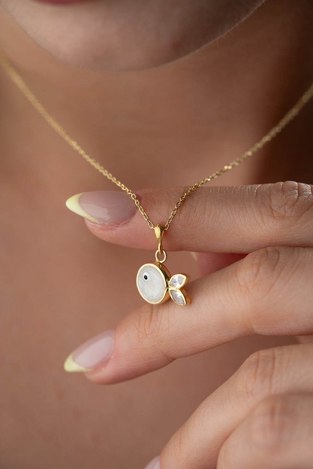 Mother of Pearl Fish Pendant Necklace