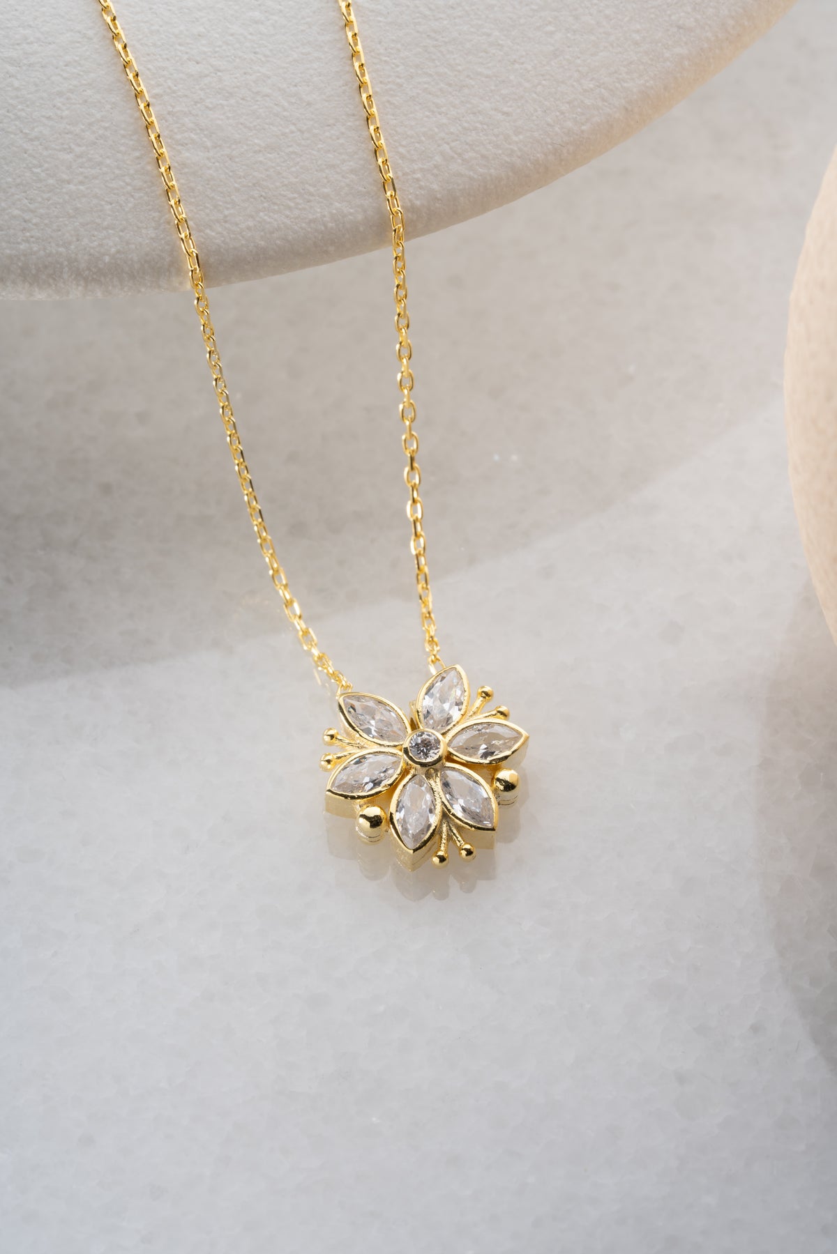 Crystal Flower Pendant Necklace in Gold