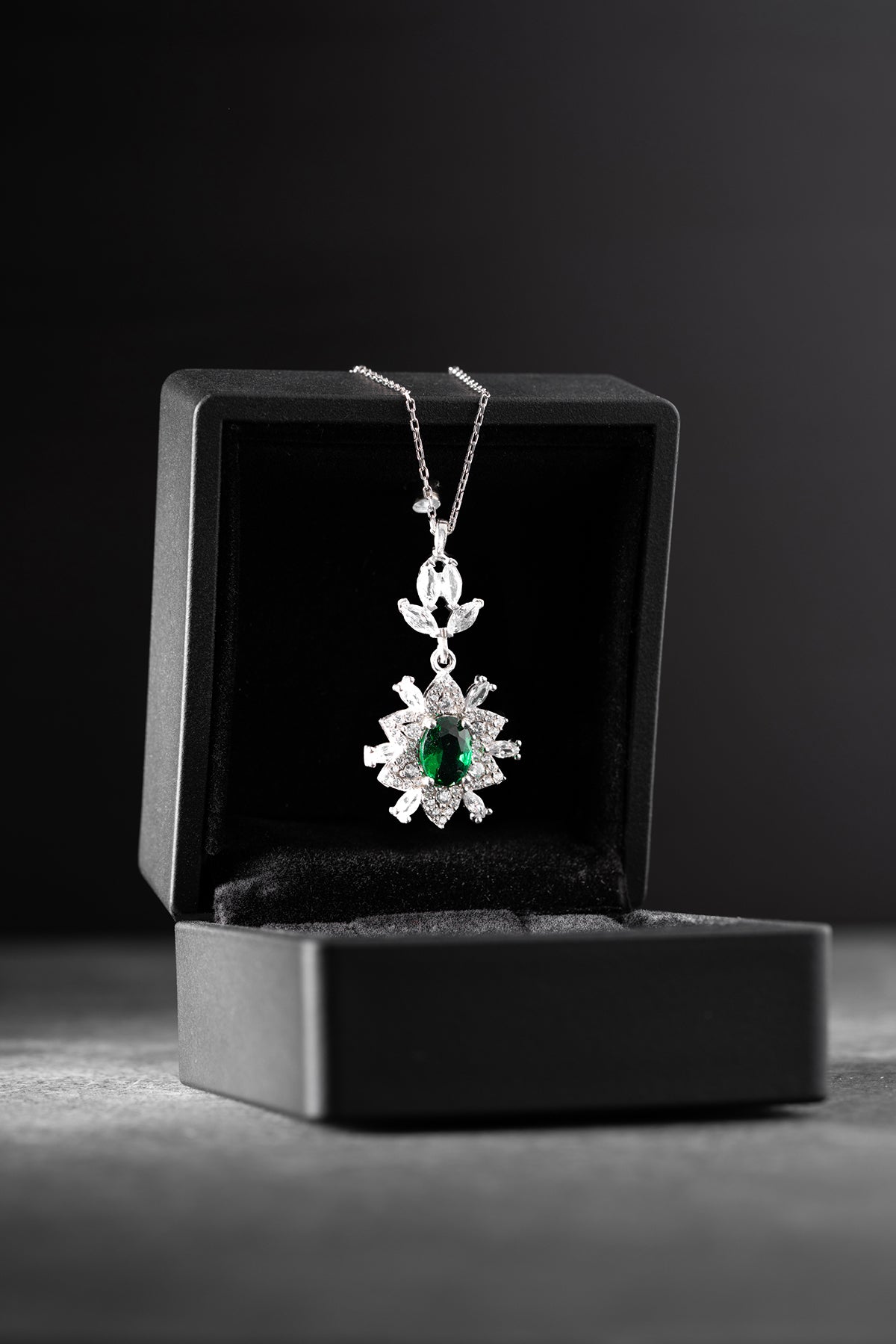 Emerald Green Floral Pendant Necklace