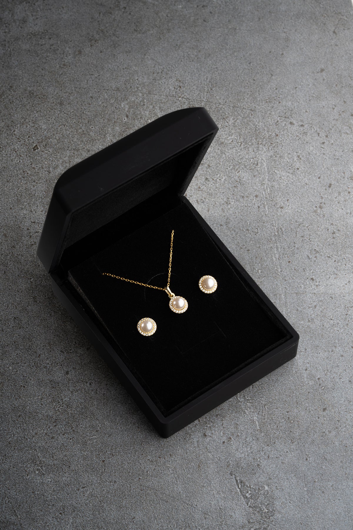 Pearl Halo Pendant Necklace and Earring Set