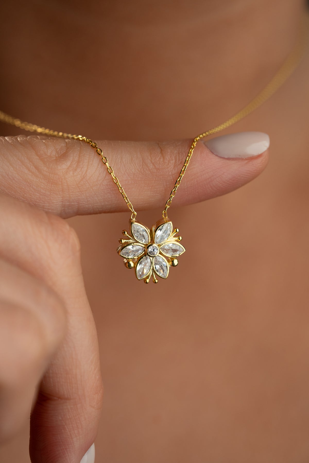 Crystal Flower Pendant Necklace in Gold