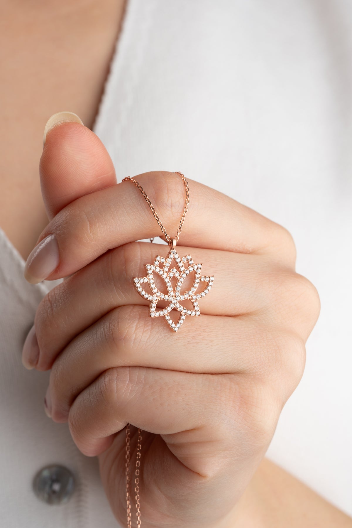 Lotus Flower Pendant Necklace in Rose Gold