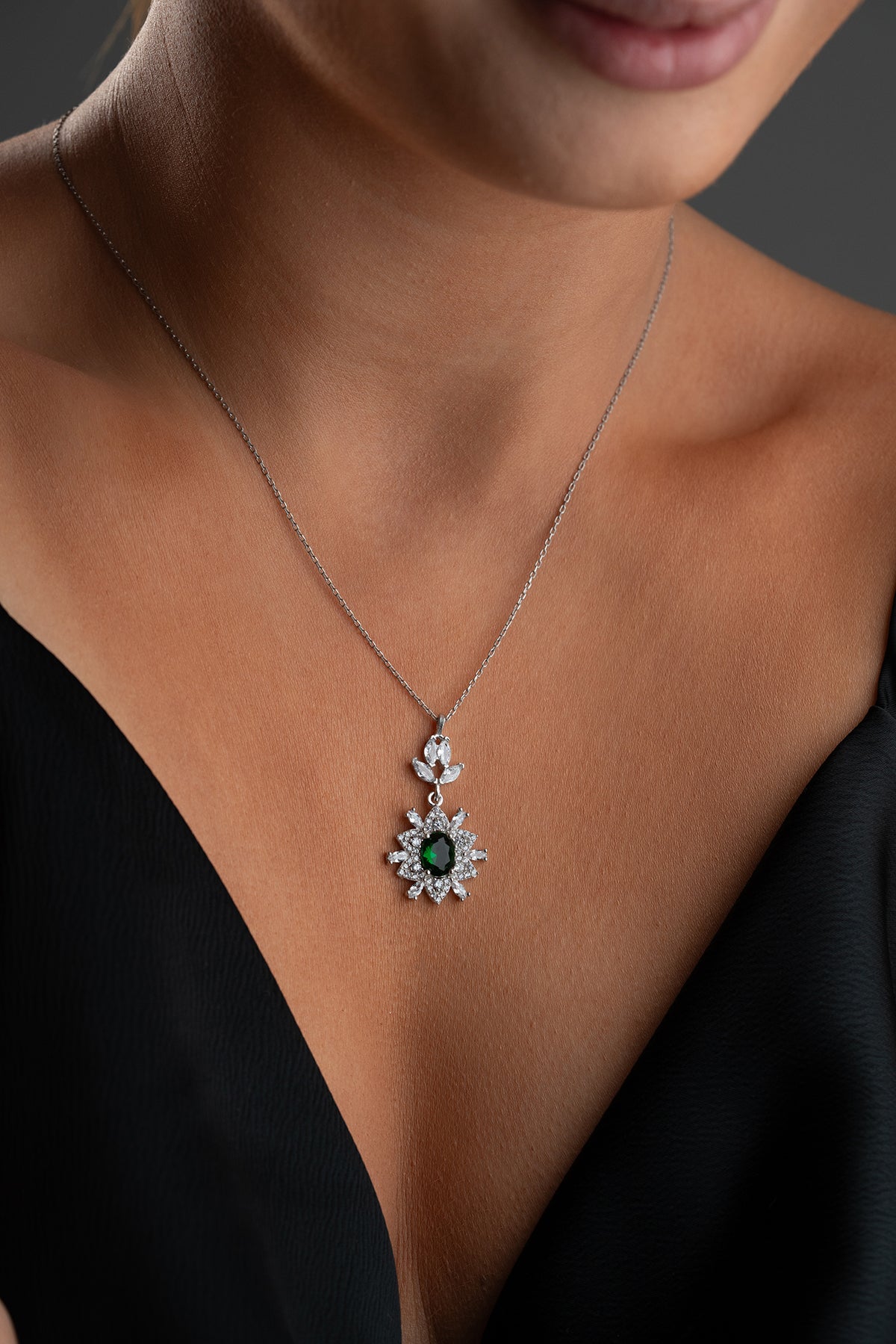 Emerald Green Floral Pendant Necklace