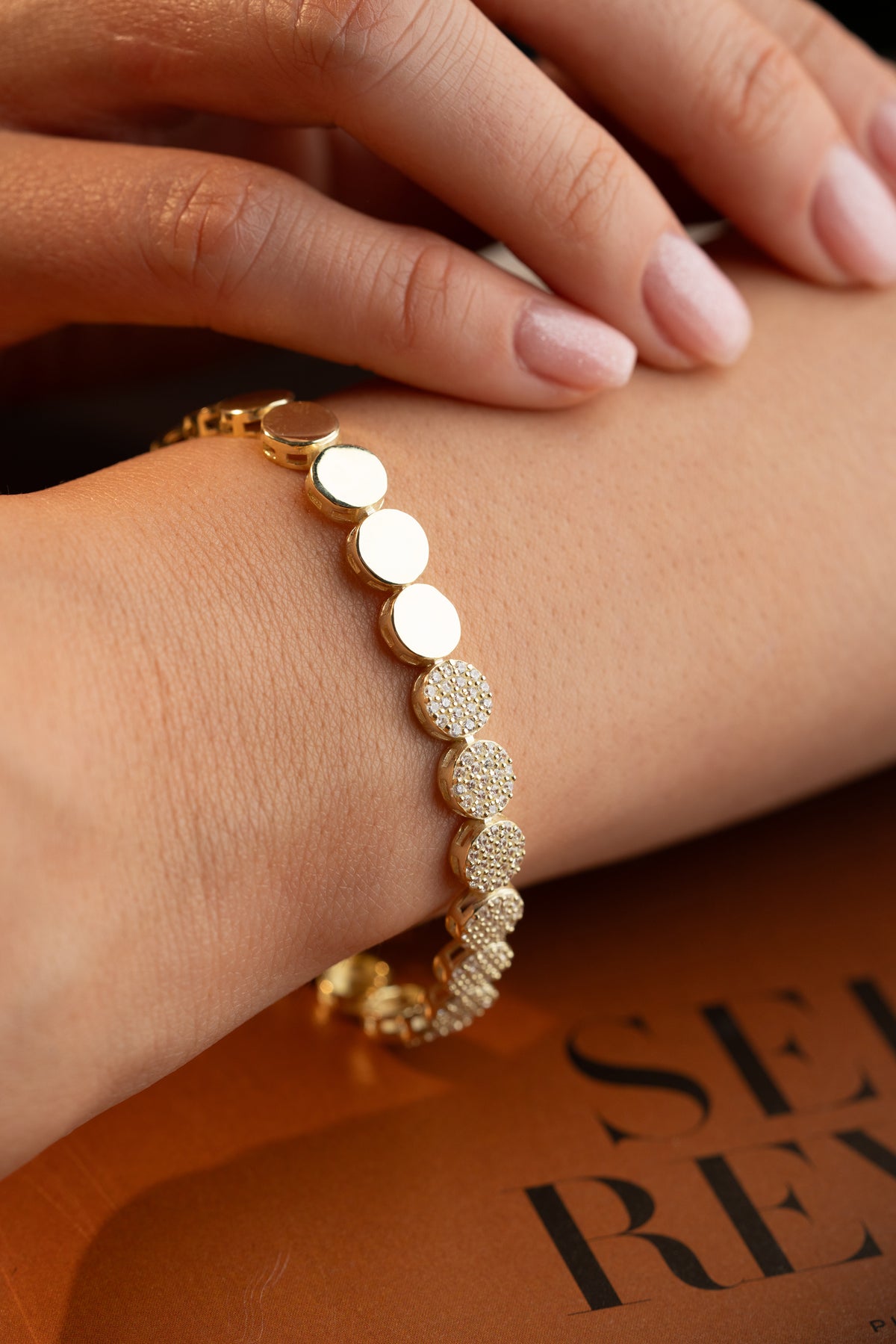 Pave Disc Station Bracelet in Gold