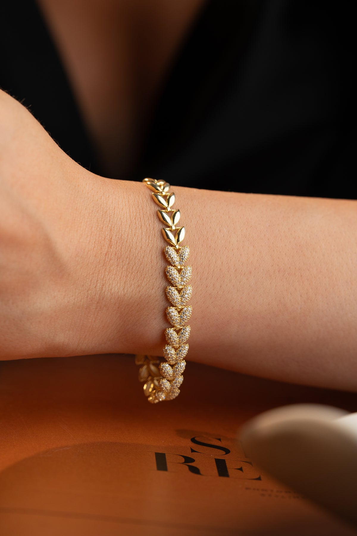 Pave Leaf Link Bracelet in Gold