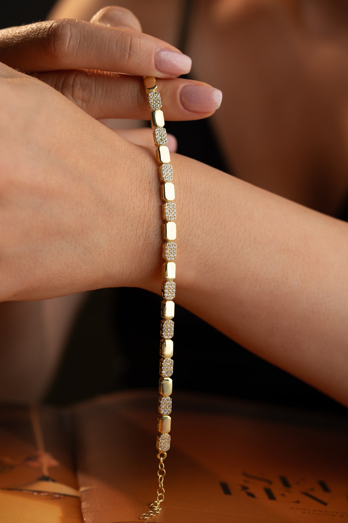 Alternating Pave Link Bracelet in Gold