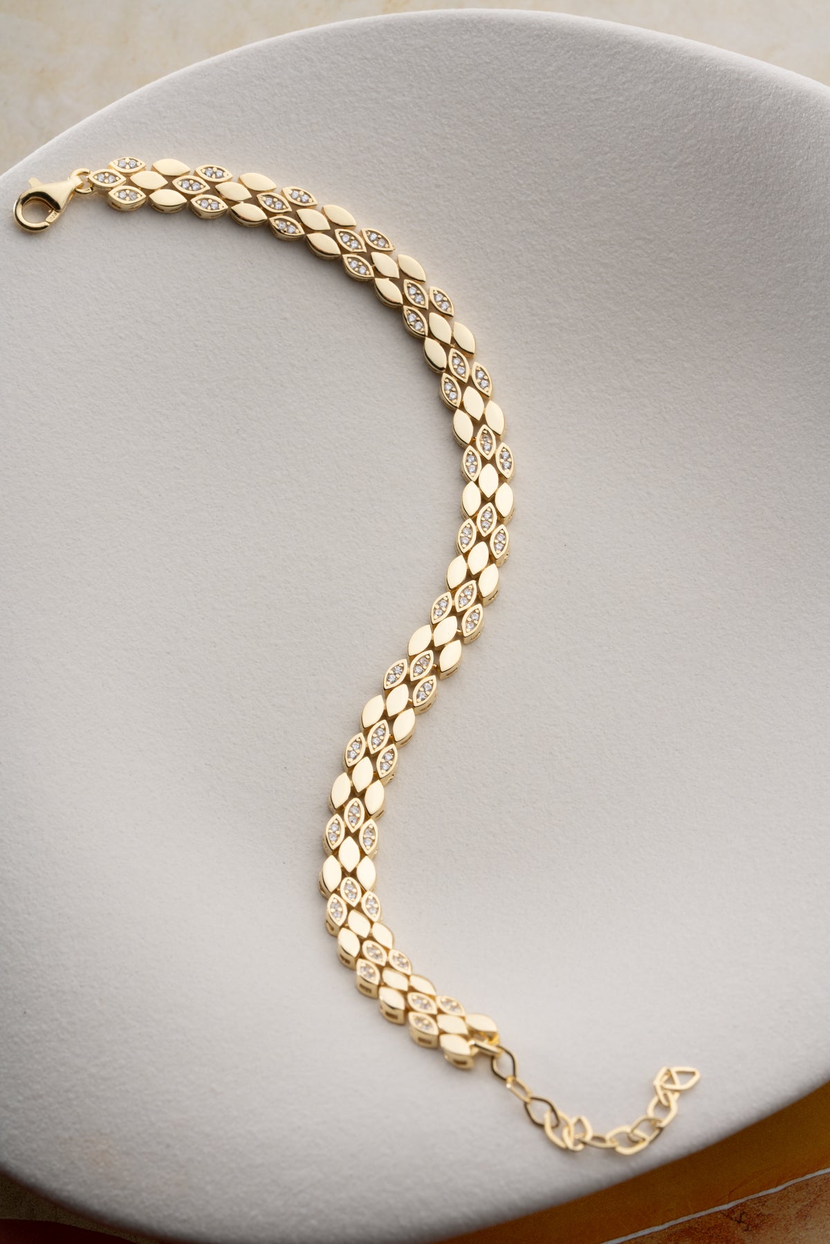 Woven Marquise Link Bracelet in Gold