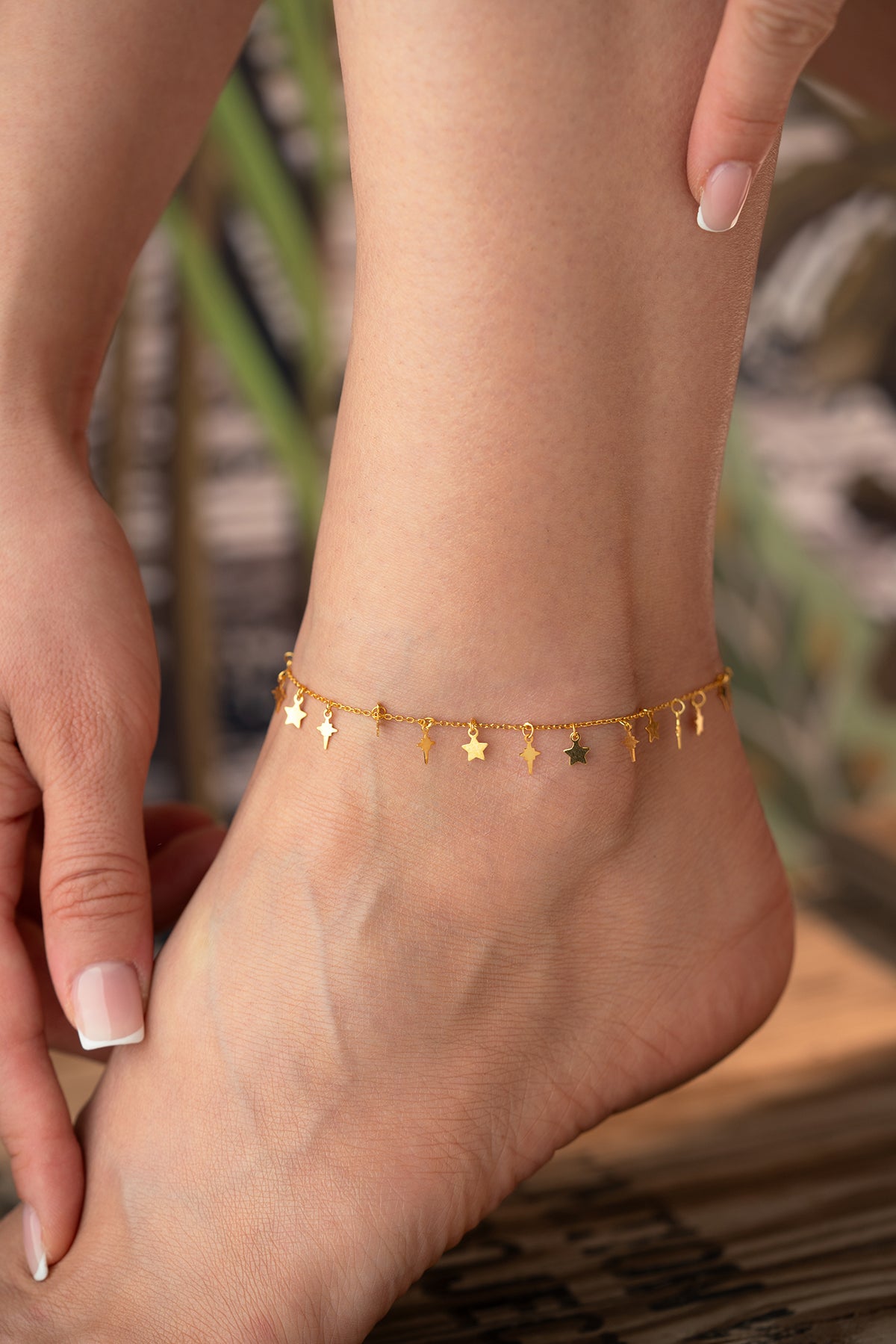 Star Charm Dangle Anklet in Gold