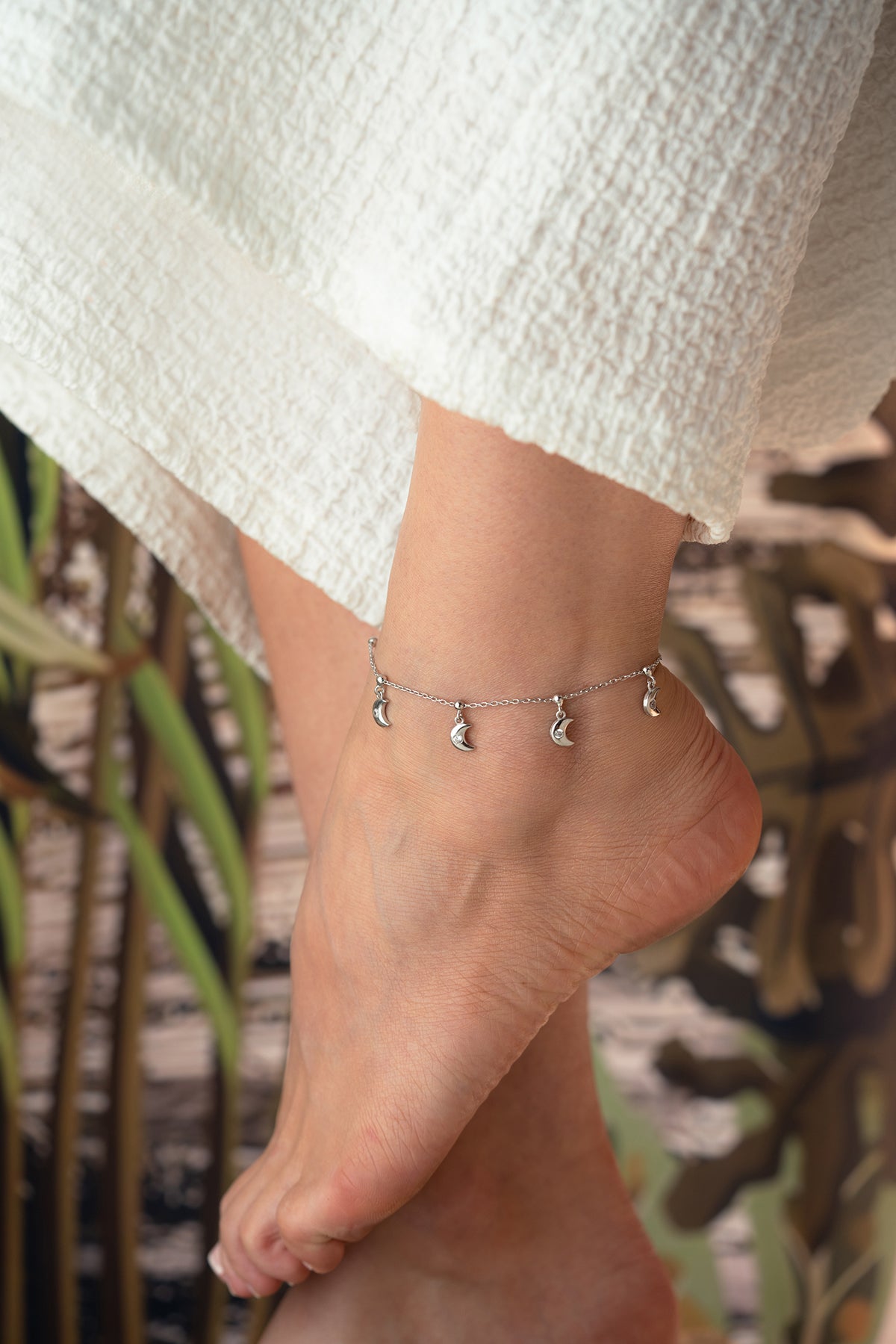 Crescent Moon Charm Anklet in Silver