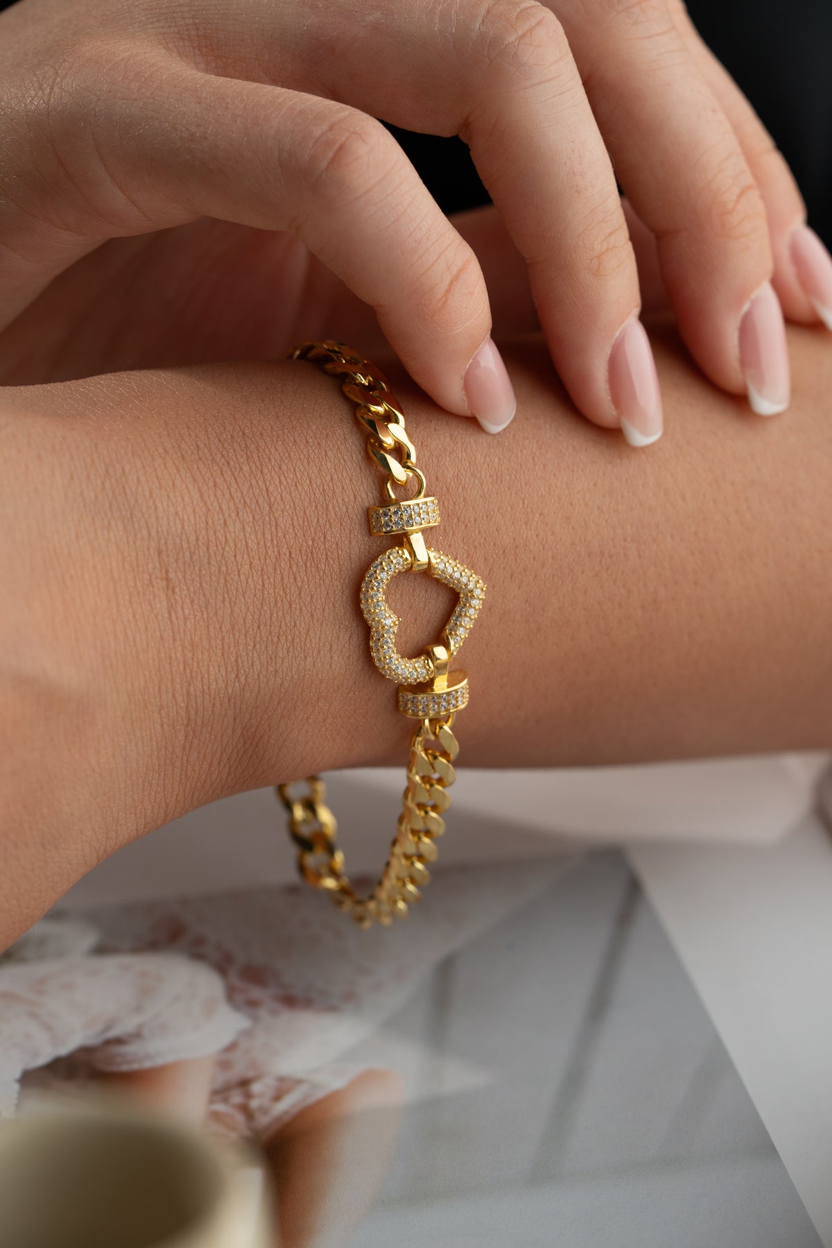 Pave Heart Cuban Chain Bracelet in Gold