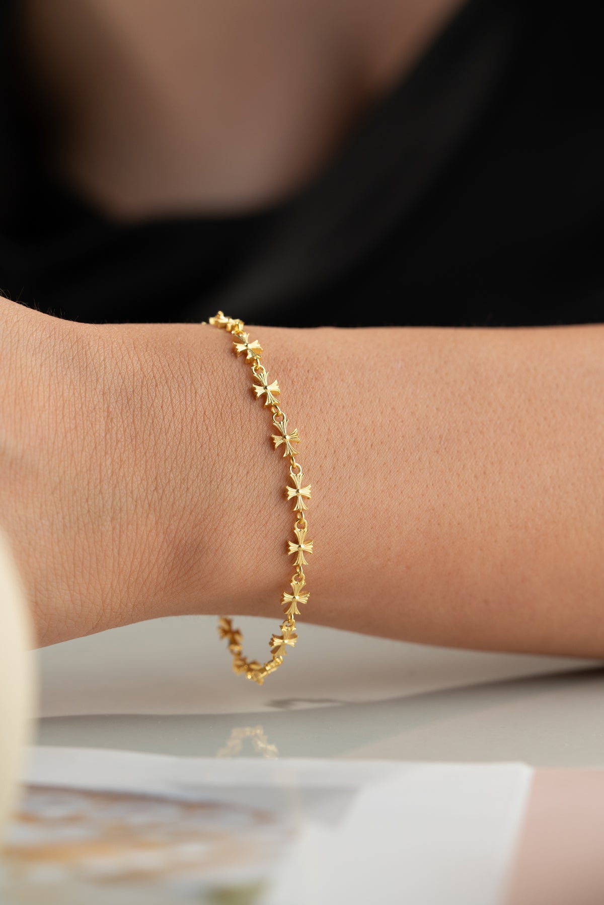 Mini Cross Link Chain Bracelet in Gold