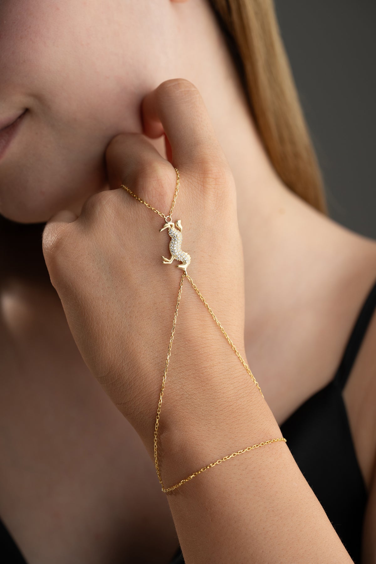 Shahmeran Pave Hand Chain Bracelet