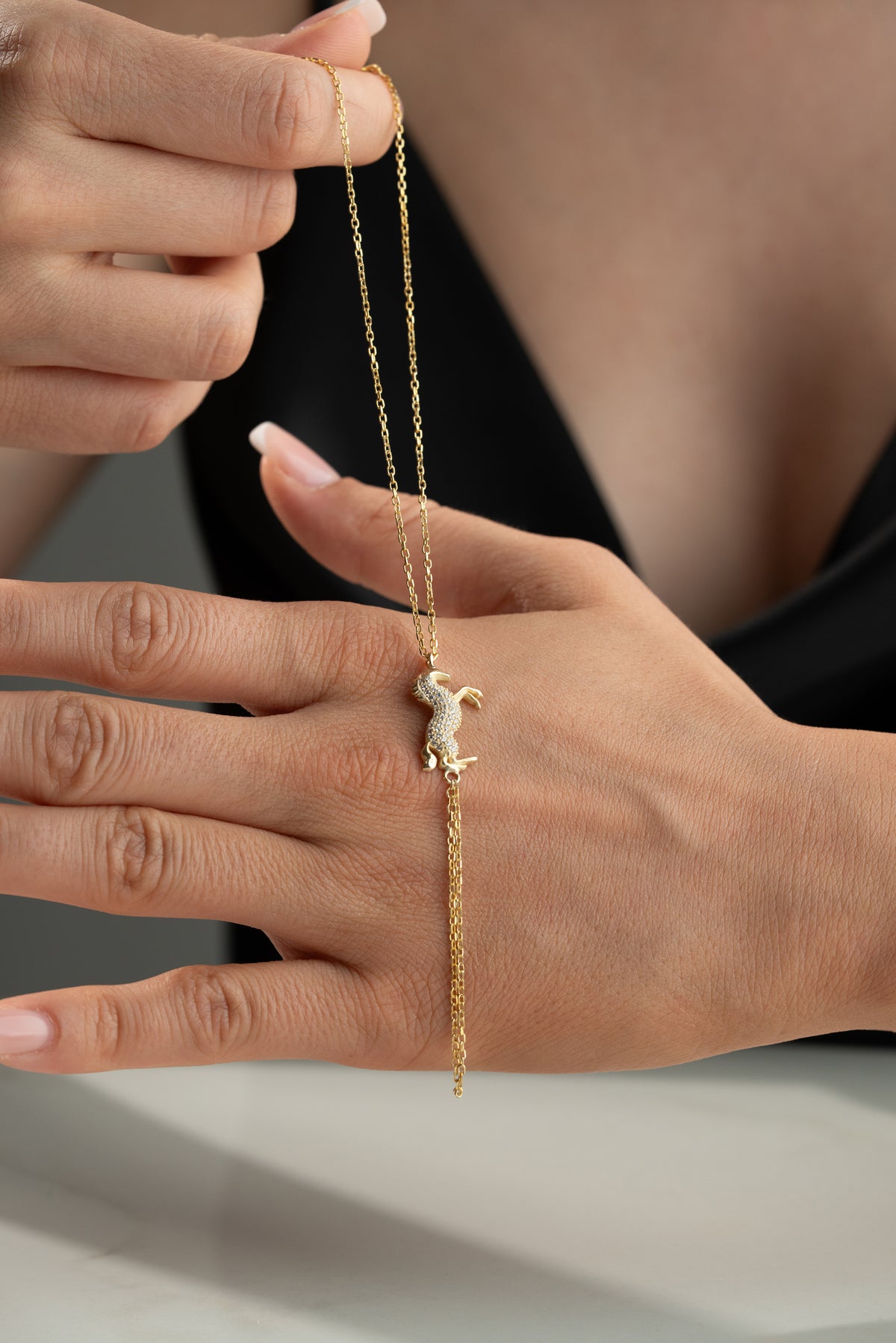 Shahmeran Pave Hand Chain Bracelet