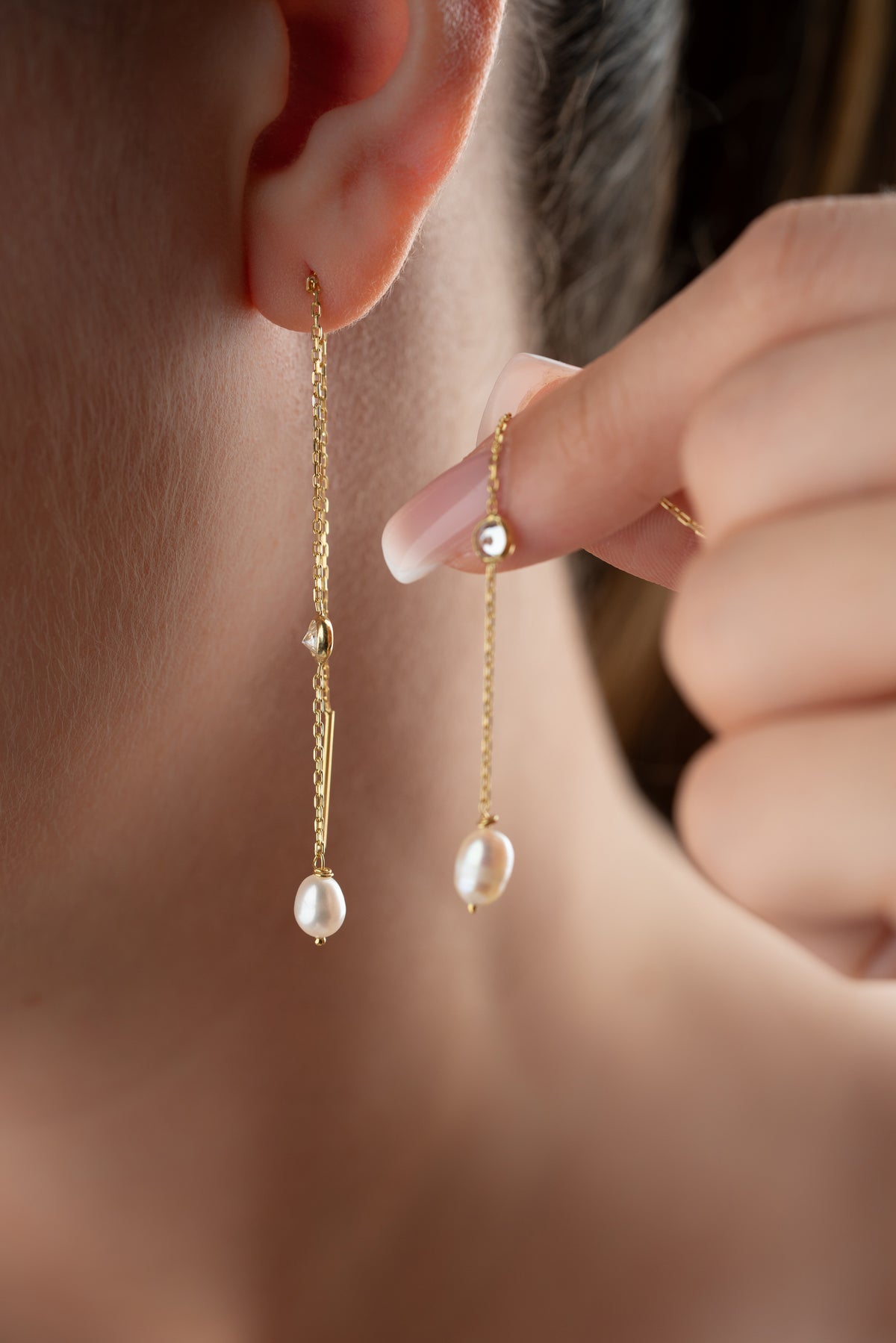 Pearl and Crystal Threader Earrings Gold