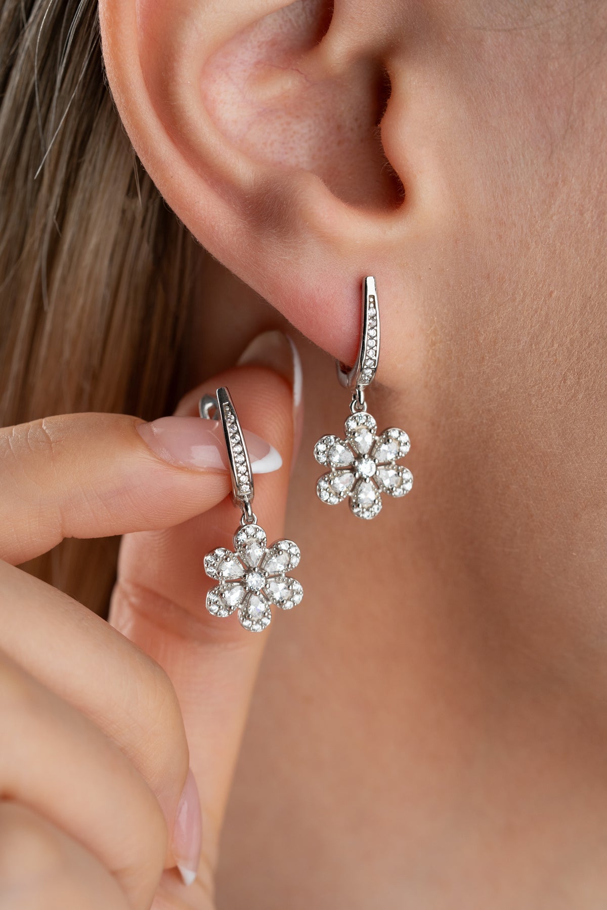 Daisy Flower Crystal Drop Earrings
