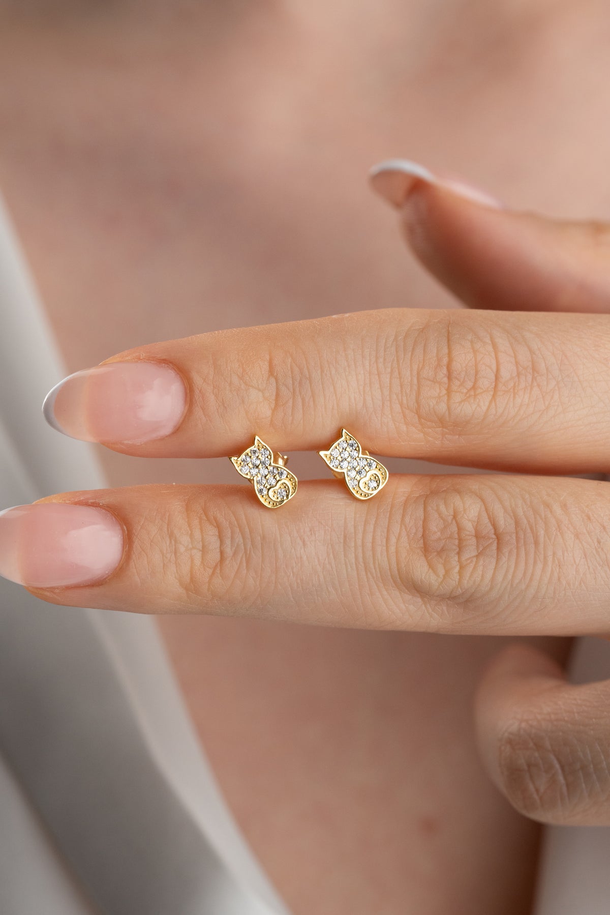 Cat Silhouette Heart Stud Earrings