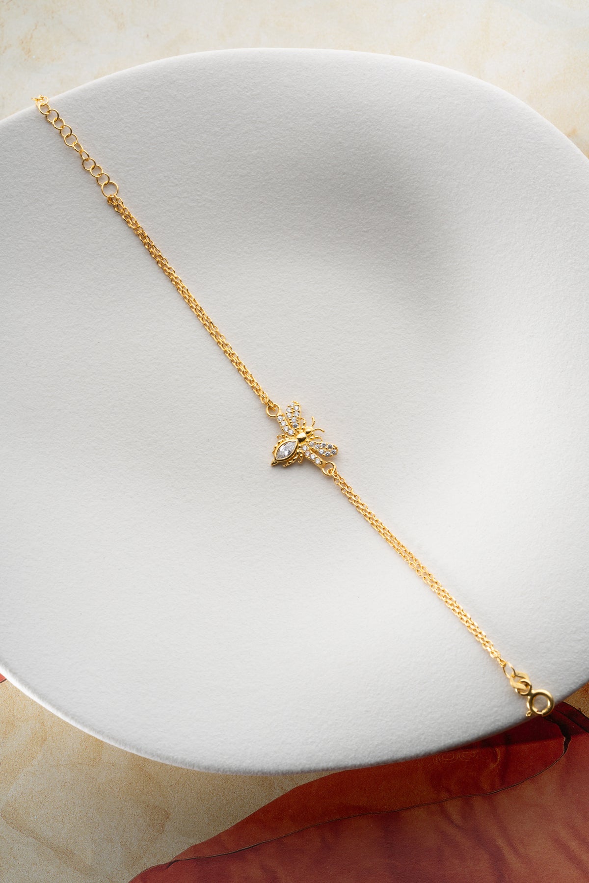 Bee Charm Bracelet in Gold