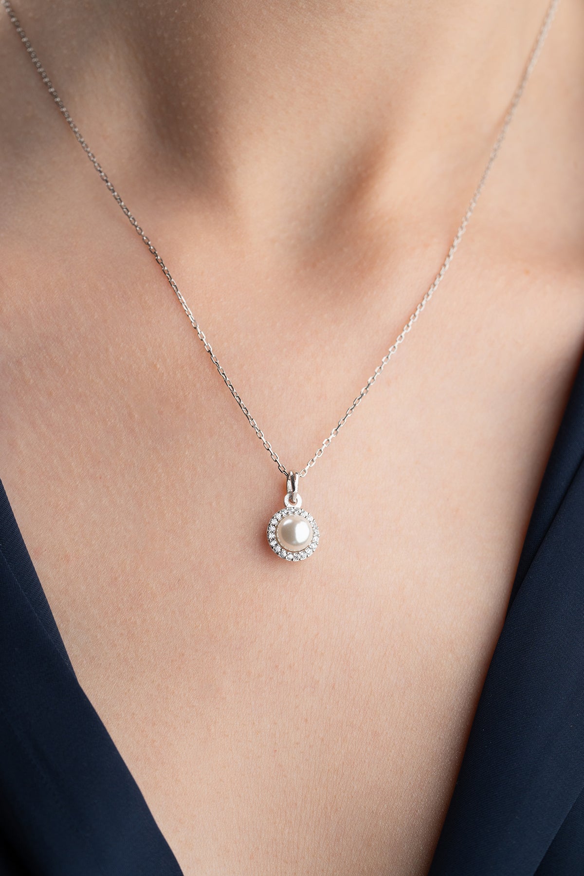 Pearl Halo Pendant Necklace in Gold