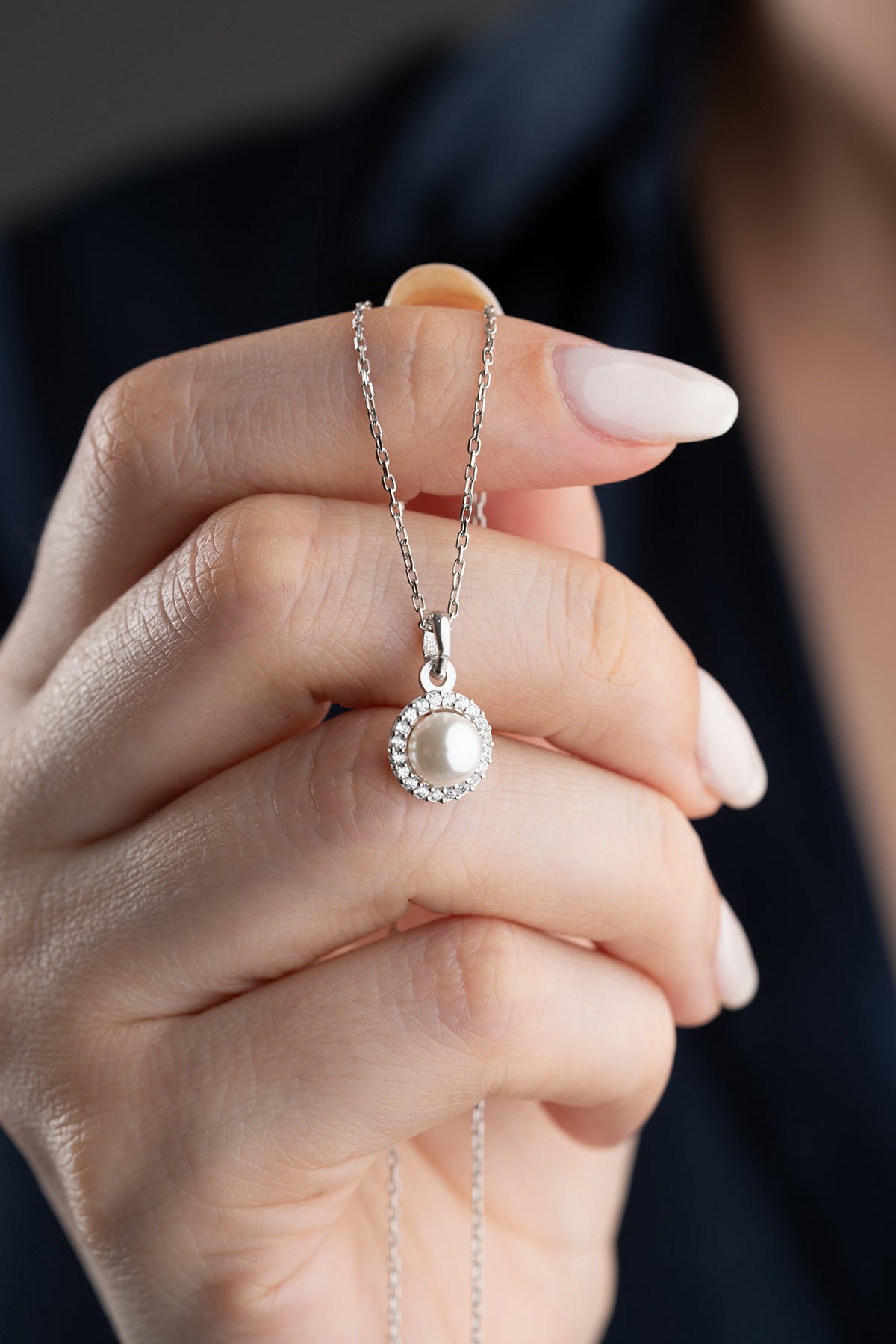 Pearl Halo Pendant Necklace in Gold