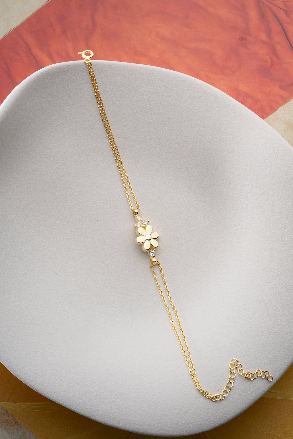 Daisy Flower Charm Bracelet in Gold