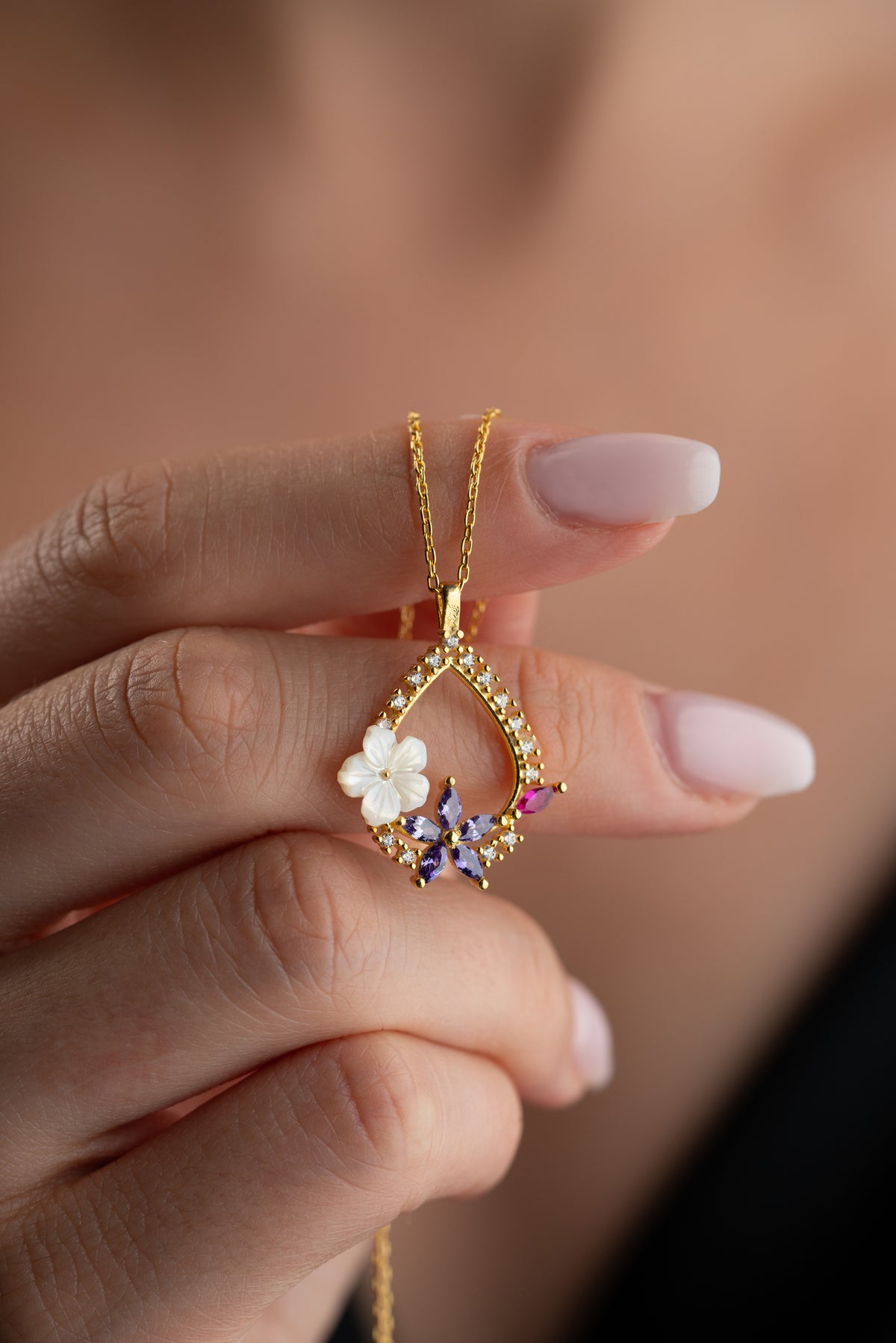 Mother of Pearl Flower Cluster Necklace