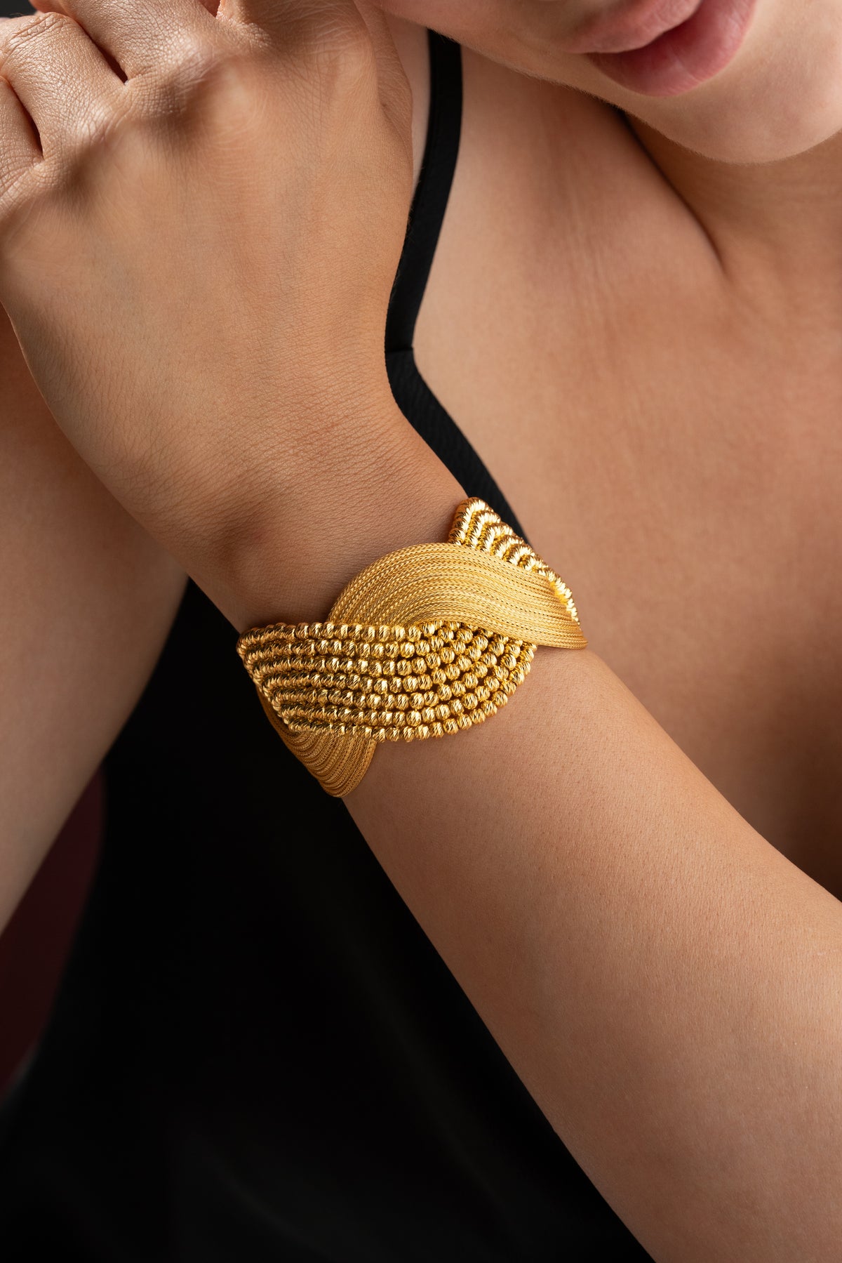 Twisted Rope Mesh Cuff Bracelet in Gold