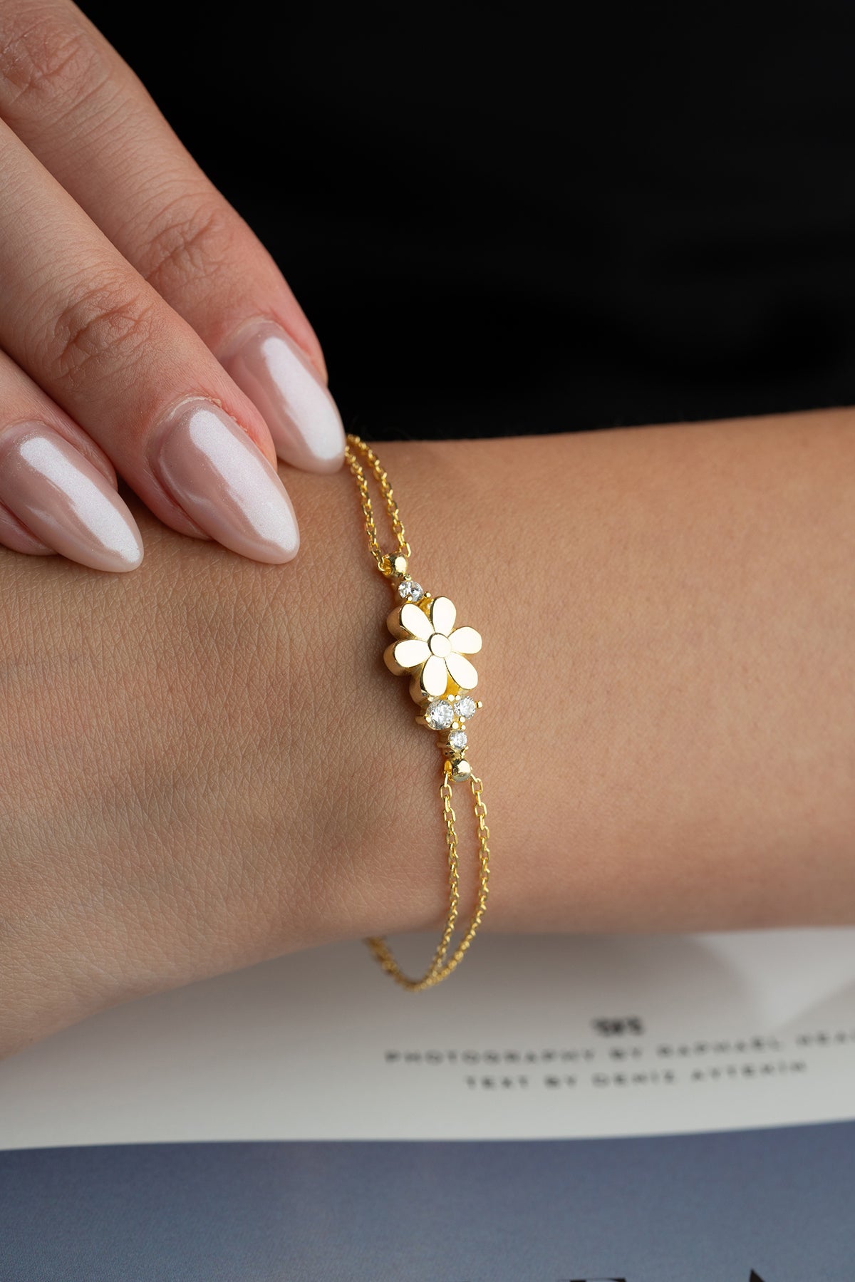 Daisy Flower Charm Bracelet in Gold