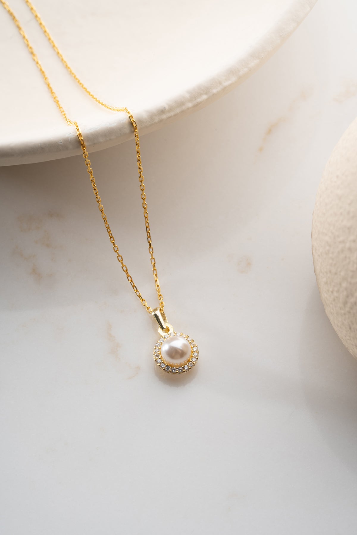 Pearl Halo Pendant Necklace in Gold