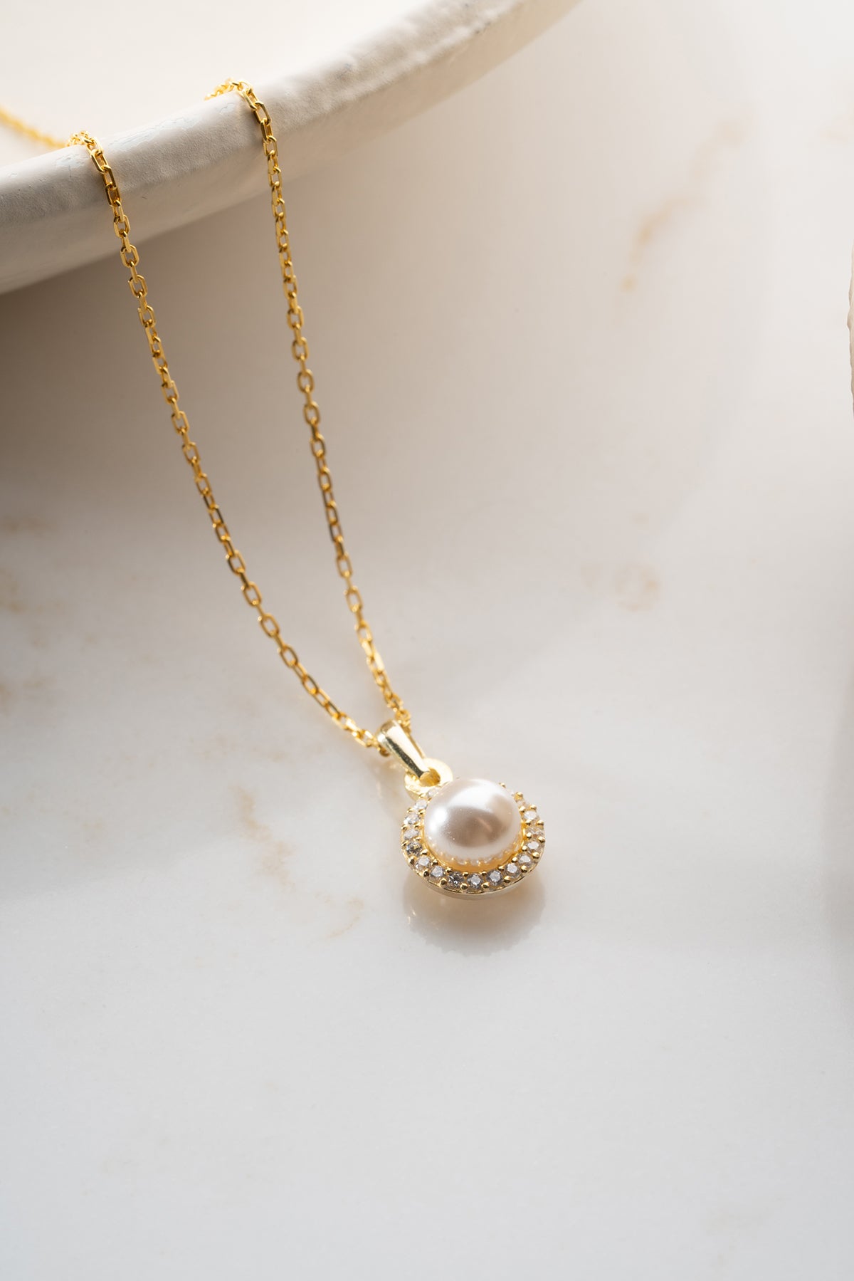 Pearl Halo Pendant Necklace in Gold