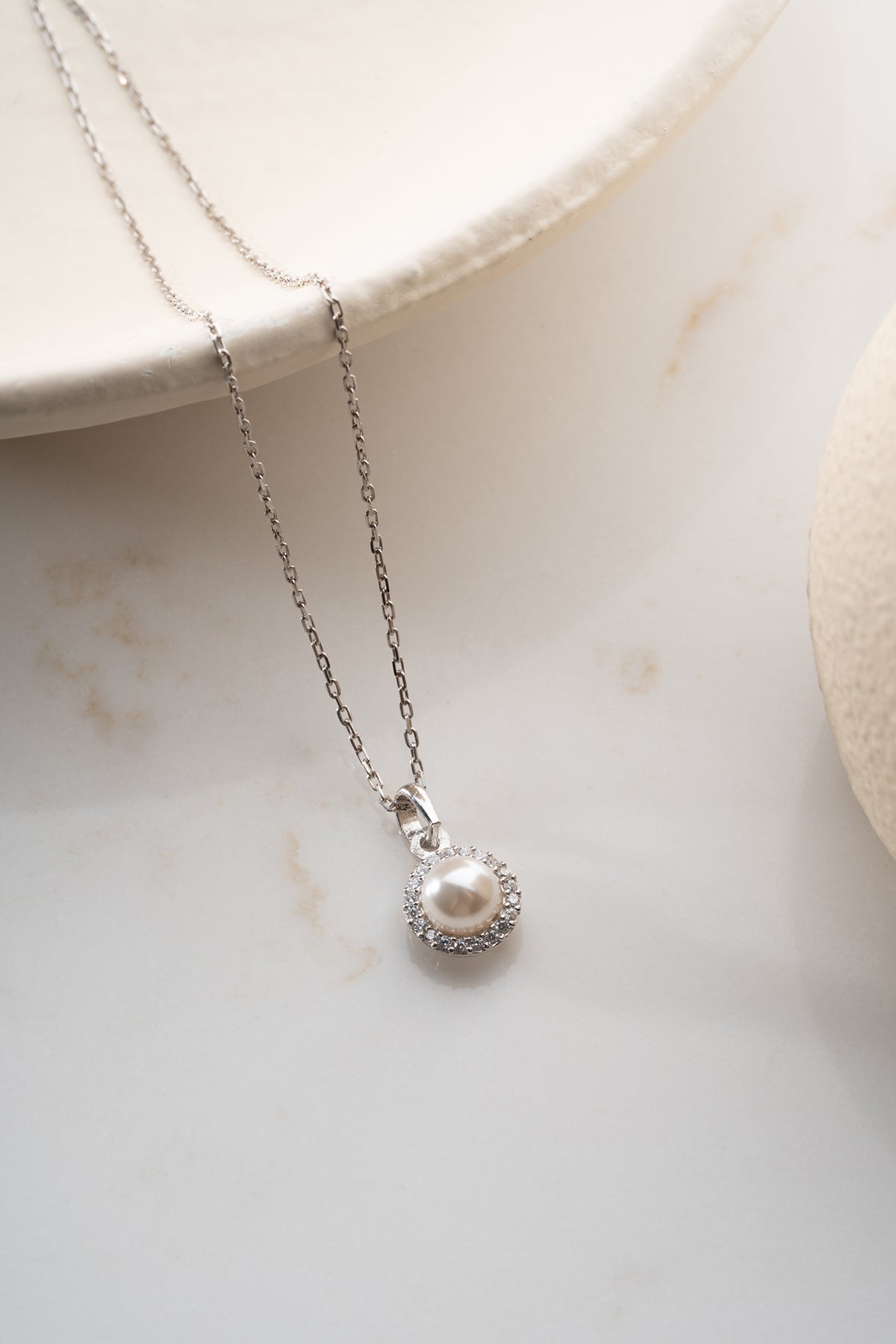 Pearl Halo Pendant Necklace in Gold