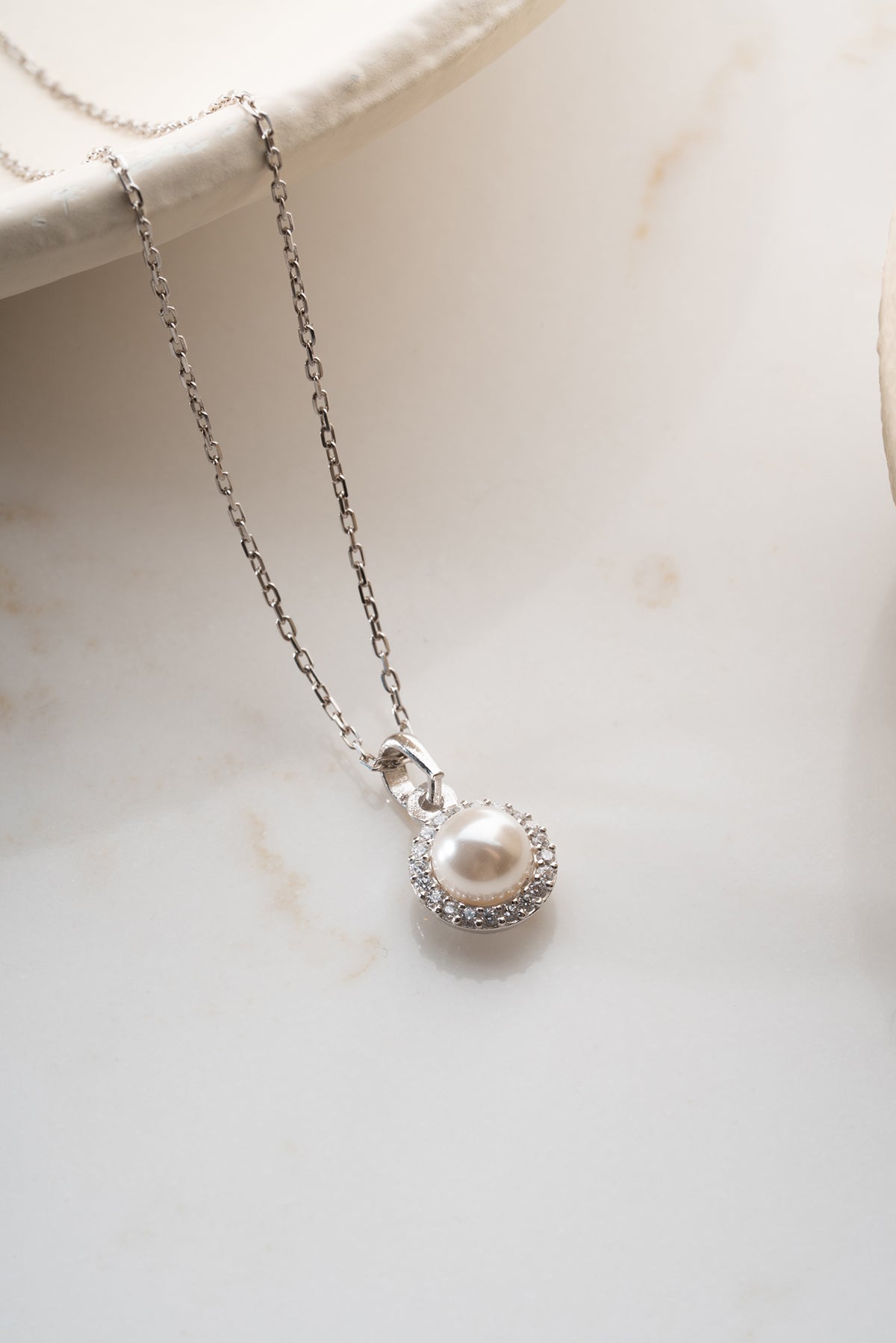 Pearl Halo Pendant Necklace in Gold