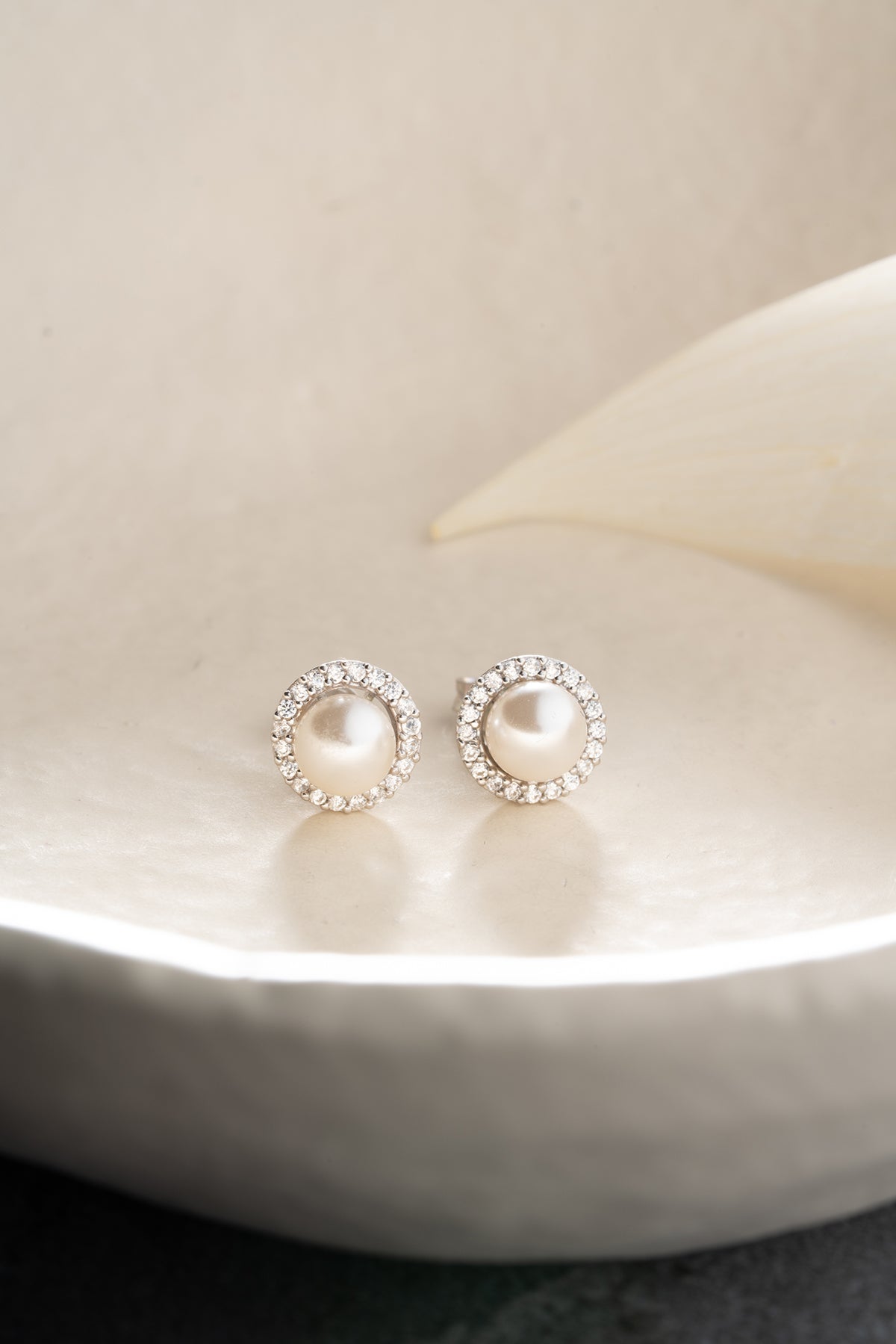 Pearl Halo Stud Earrings in Gold