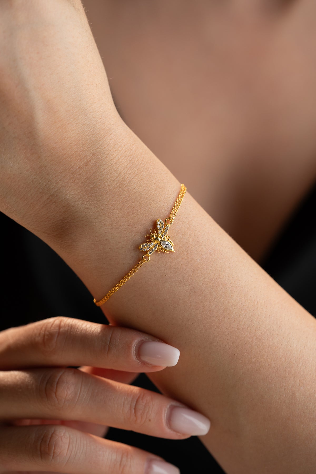 Bee Charm Bracelet in Gold