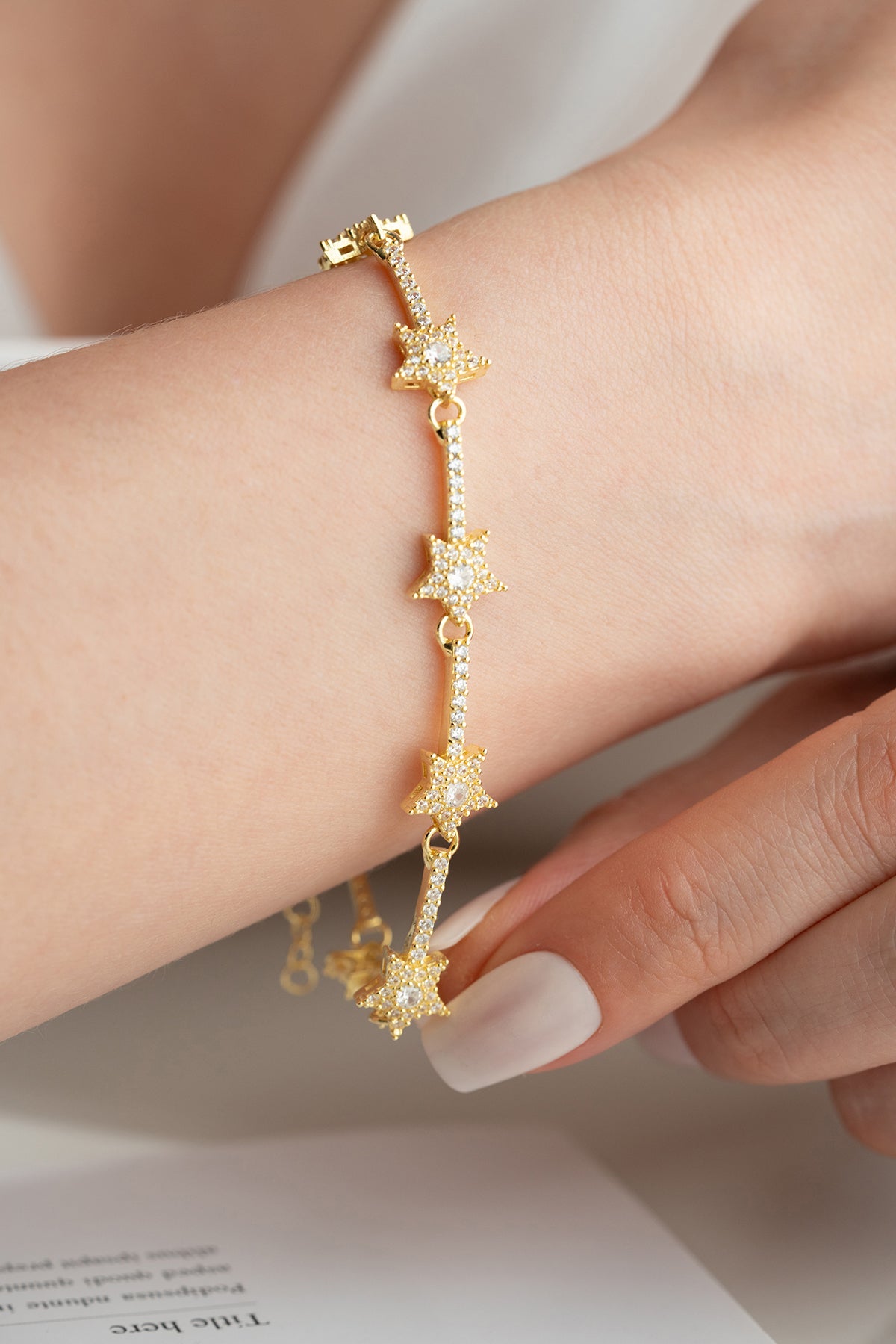 Pave Star Station Bracelet in Gold
