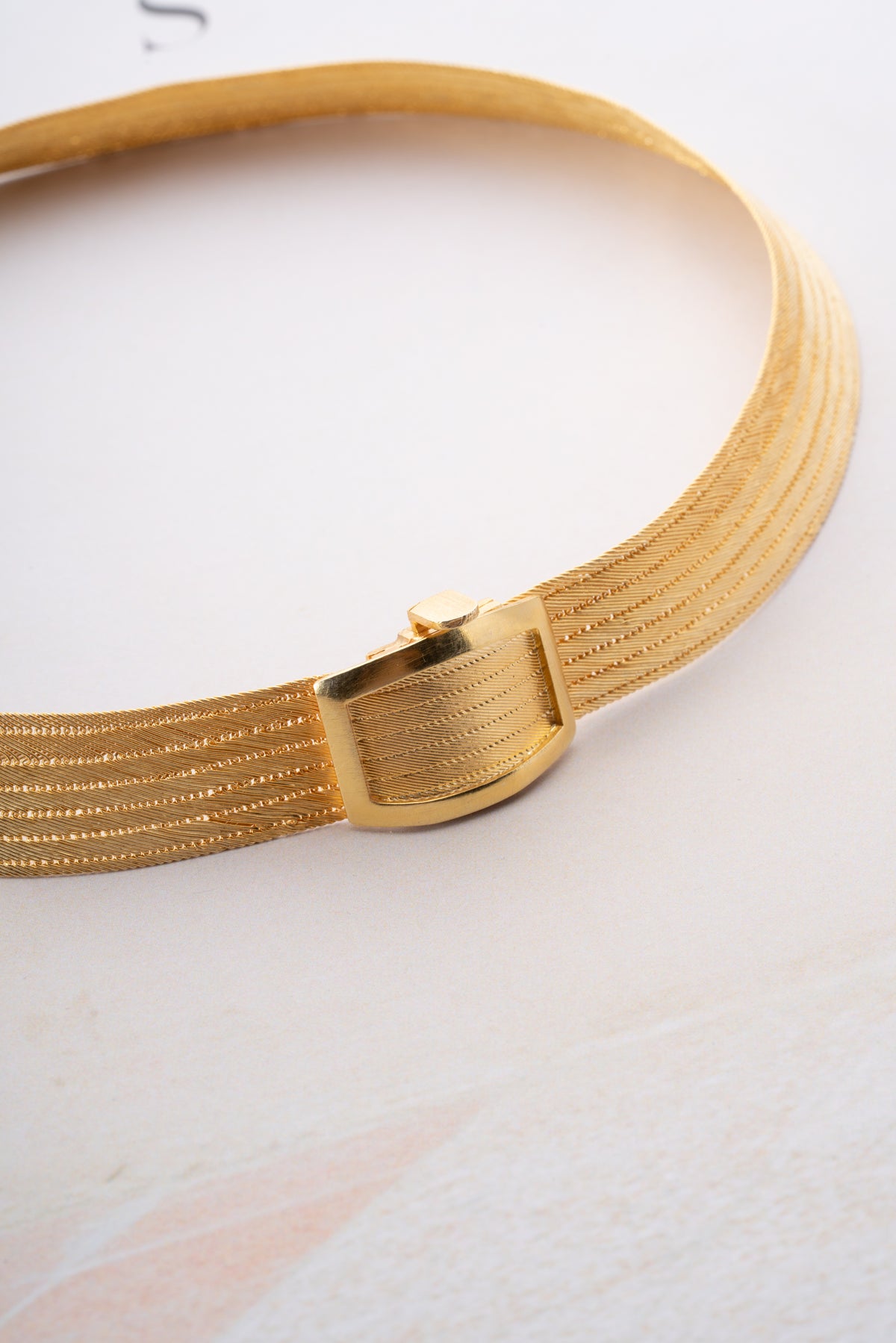 Woven Mesh Collar Necklace in Gold