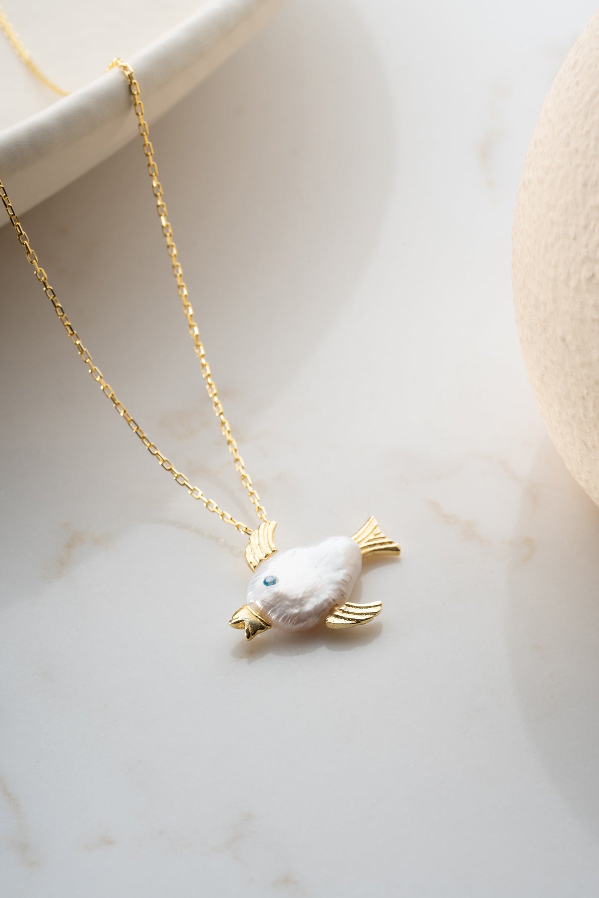 Pearl Fish Pendant Necklace in Gold