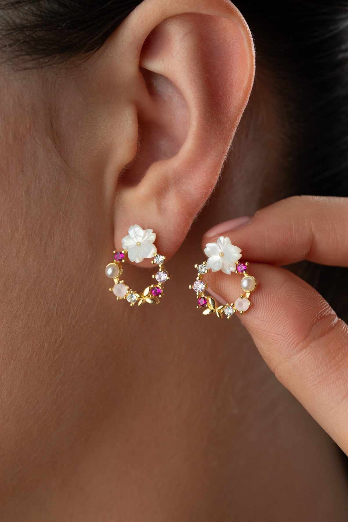 Mother of Pearl Flower Wreath Stud Earrings