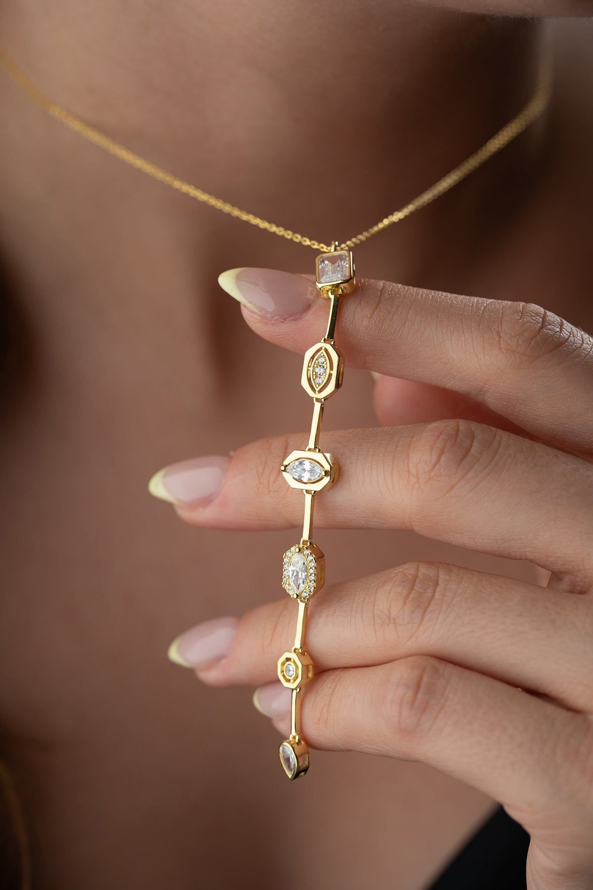 Graduated Crystal Drop Lariat Necklace